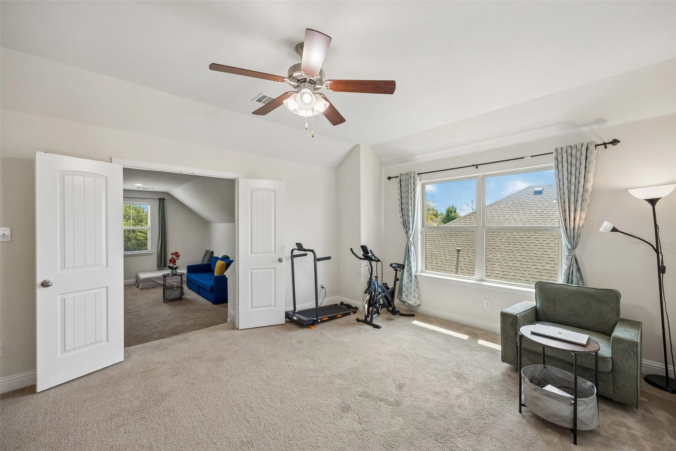 Single Family Residence For Sale in Collin County , 1813 Lisburn Drive, Mc Kinney, Texas 75071, 4 Bedroom, 4 Bathroom, 2 Garage spaces, 3,032 Sqft, built in 2017, mls#21374739, Real Estate Agent in Mc Kinney, Homes For Sale in Collin county, Homes For Sale in Mc Kinney, Realtor in Mc Kinney Texas, Real Estate Brokerage Independent Realty Texas, Luminita Cordes Realtor