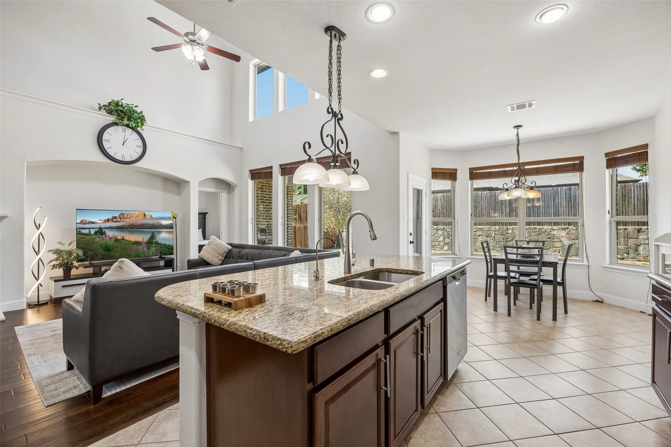 Single Family Residence For Sale in Collin County , 1813 Lisburn Drive, Mc Kinney, Texas 75071, 4 Bedroom, 4 Bathroom, 2 Garage spaces, 3,032 Sqft, built in 2017, mls#21374739, Real Estate Agent in Mc Kinney, Homes For Sale in Collin county, Homes For Sale in Mc Kinney, Realtor in Mc Kinney Texas, Real Estate Brokerage Independent Realty Texas, Luminita Cordes Realtor