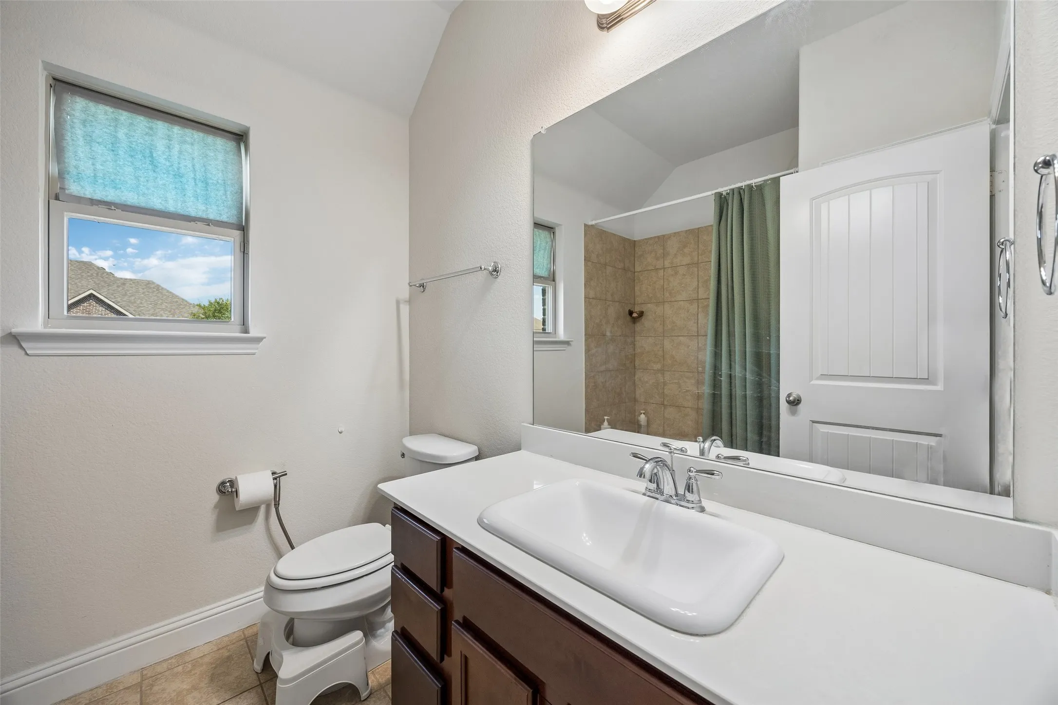 Single Family Residence For Sale in Collin County , 1813 Lisburn Drive, Mc Kinney, Texas 75071, 4 Bedroom, 4 Bathroom, 2 Garage spaces, 3,032 Sqft, built in 2017, mls#21374739, Real Estate Agent in Mc Kinney, Homes For Sale in Collin county, Homes For Sale in Mc Kinney, Realtor in Mc Kinney Texas, Real Estate Brokerage Independent Realty Texas, Luminita Cordes Realtor