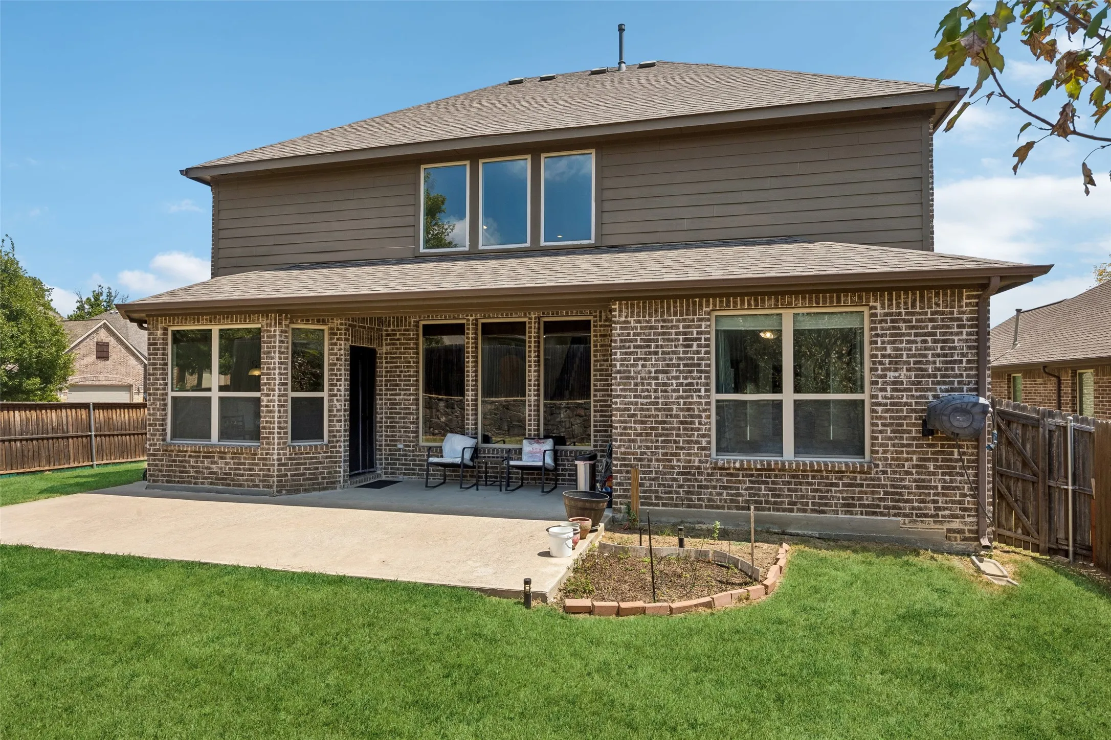 Single Family Residence For Sale in Collin County , 1813 Lisburn Drive, Mc Kinney, Texas 75071, 4 Bedroom, 4 Bathroom, 2 Garage spaces, 3,032 Sqft, built in 2017, mls#21374739, Real Estate Agent in Mc Kinney, Homes For Sale in Collin county, Homes For Sale in Mc Kinney, Realtor in Mc Kinney Texas, Real Estate Brokerage Independent Realty Texas, Luminita Cordes Realtor