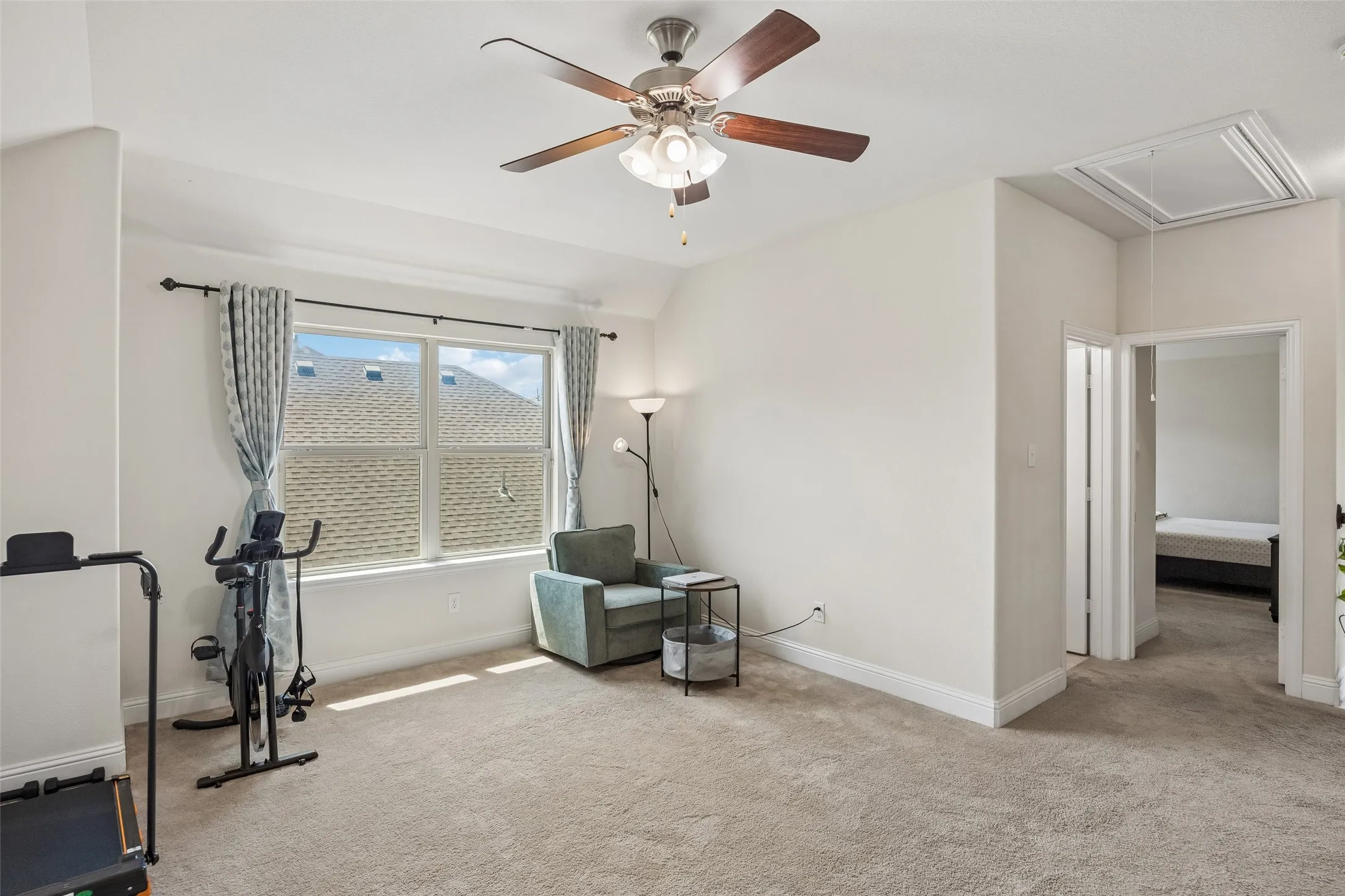 Single Family Residence For Sale in Collin County , 1813 Lisburn Drive, Mc Kinney, Texas 75071, 4 Bedroom, 4 Bathroom, 2 Garage spaces, 3,032 Sqft, built in 2017, mls#21374739, Real Estate Agent in Mc Kinney, Homes For Sale in Collin county, Homes For Sale in Mc Kinney, Realtor in Mc Kinney Texas, Real Estate Brokerage Independent Realty Texas, Luminita Cordes Realtor