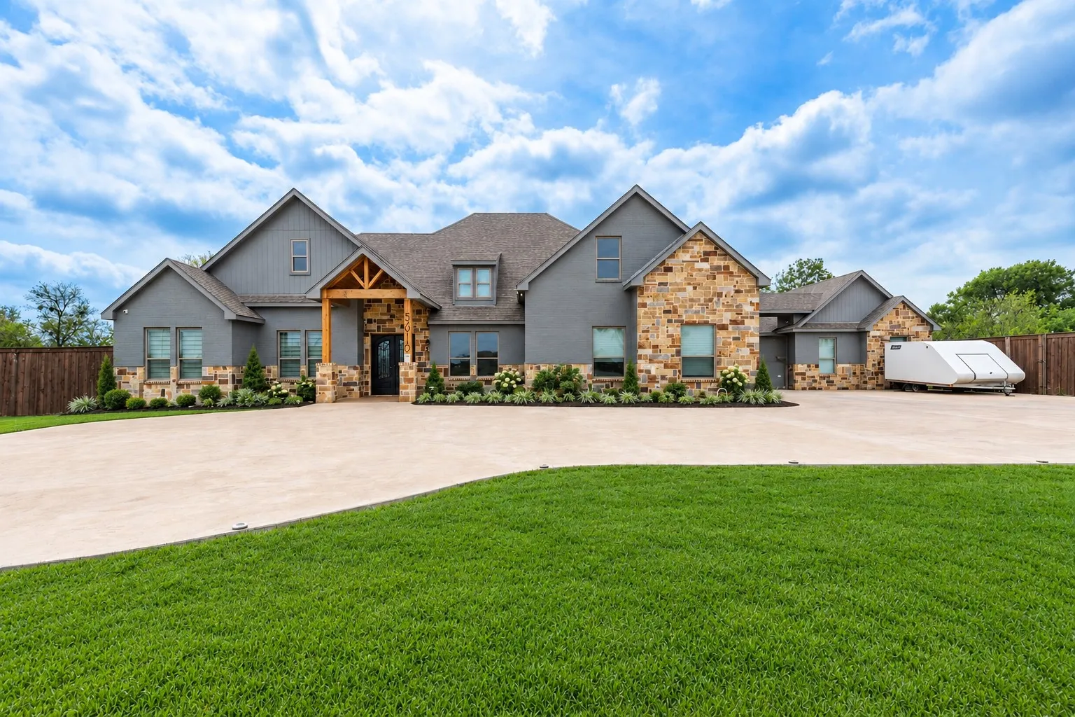 Single Family Residence For Sale in Hunt County , 5615 FM 6, Josephine, Texas 75135, 4 Bedroom, 3 Bathroom, 4 Garage spaces, 4,203 Sqft, built in 2022, mls#21377243, Real Estate Agent in Josephine, Homes For Sale in Hunt county, Homes For Sale in Josephine, Realtor in Josephine Texas, Real Estate Brokerage Independent Realty Texas, Luminita Cordes Realtor