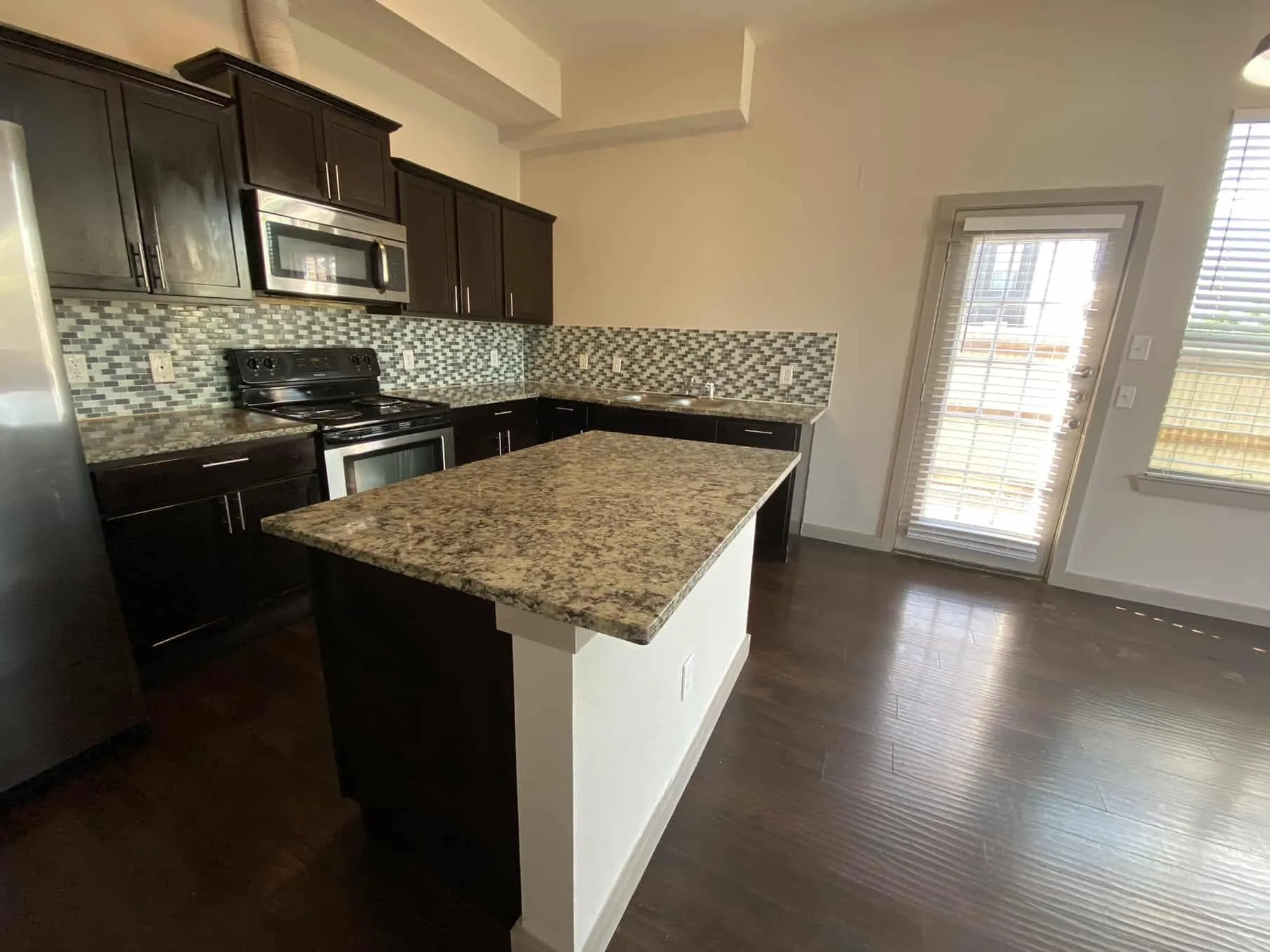 Townhouse For Rent in Tarrant County , 3601 Valley Vista Drive 107, Hurst, Texas 76053, 3 Bedroom, 2 Bathroom, Garage spaces, 1,520 Sqft, built in 2013, mls#21358565, Real Estate Agent in Hurst, Homes For Rent in Tarrant county, Homes For Rent in Hurst, Realtor in Hurst Texas, Real Estate Brokerage Independent Realty Texas, Luminita Cordes Realtor