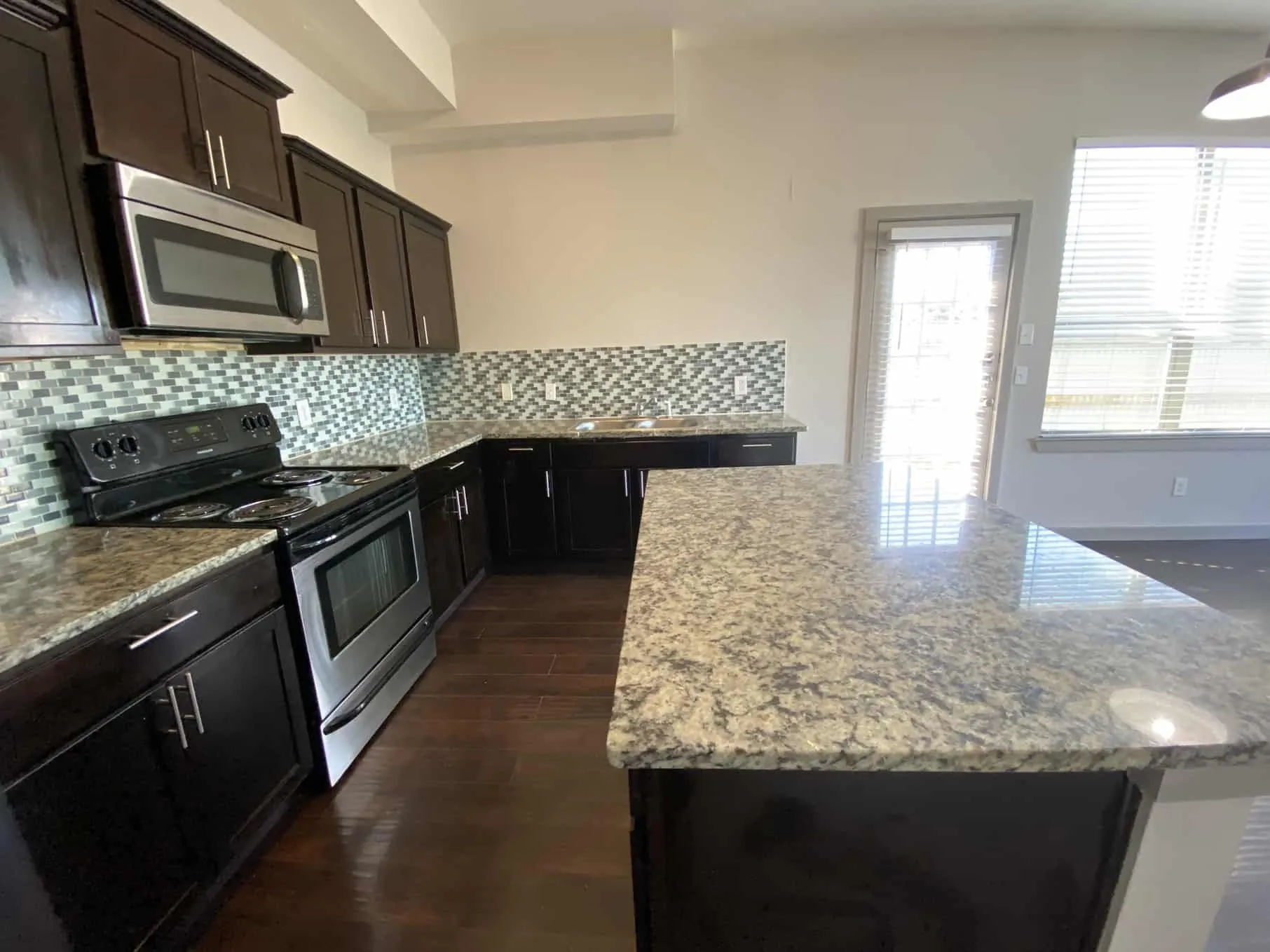 Townhouse For Rent in Tarrant County , 3601 Valley Vista Drive 107, Hurst, Texas 76053, 3 Bedroom, 2 Bathroom, Garage spaces, 1,520 Sqft, built in 2013, mls#21358565, Real Estate Agent in Hurst, Homes For Rent in Tarrant county, Homes For Rent in Hurst, Realtor in Hurst Texas, Real Estate Brokerage Independent Realty Texas, Luminita Cordes Realtor