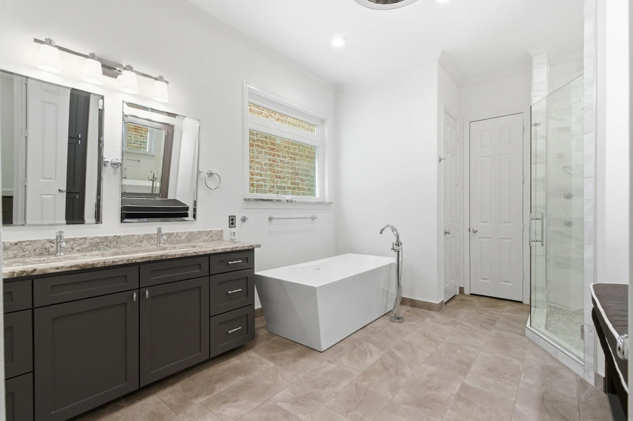 Single Family Residence For Rent in Collin County , 18323 Frankford Lakes Circle, Dallas, Texas 75252, 4 Bedroom, 4 Bathroom, 2 Garage spaces, 3,019 Sqft, built in 2004, mls#21377294, Real Estate Agent in Dallas, Homes For Rent in Collin county, Homes For Rent in Dallas, Realtor in Dallas Texas, Real Estate Brokerage Independent Realty Texas, Luminita Cordes Realtor