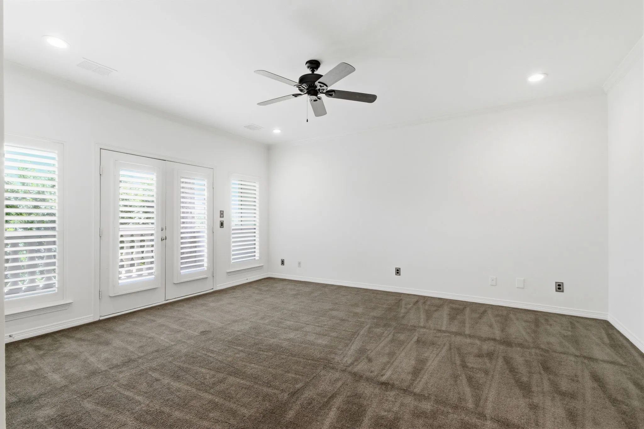 Single Family Residence For Rent in Collin County , 18323 Frankford Lakes Circle, Dallas, Texas 75252, 4 Bedroom, 4 Bathroom, 2 Garage spaces, 3,019 Sqft, built in 2004, mls#21377294, Real Estate Agent in Dallas, Homes For Rent in Collin county, Homes For Rent in Dallas, Realtor in Dallas Texas, Real Estate Brokerage Independent Realty Texas, Luminita Cordes Realtor