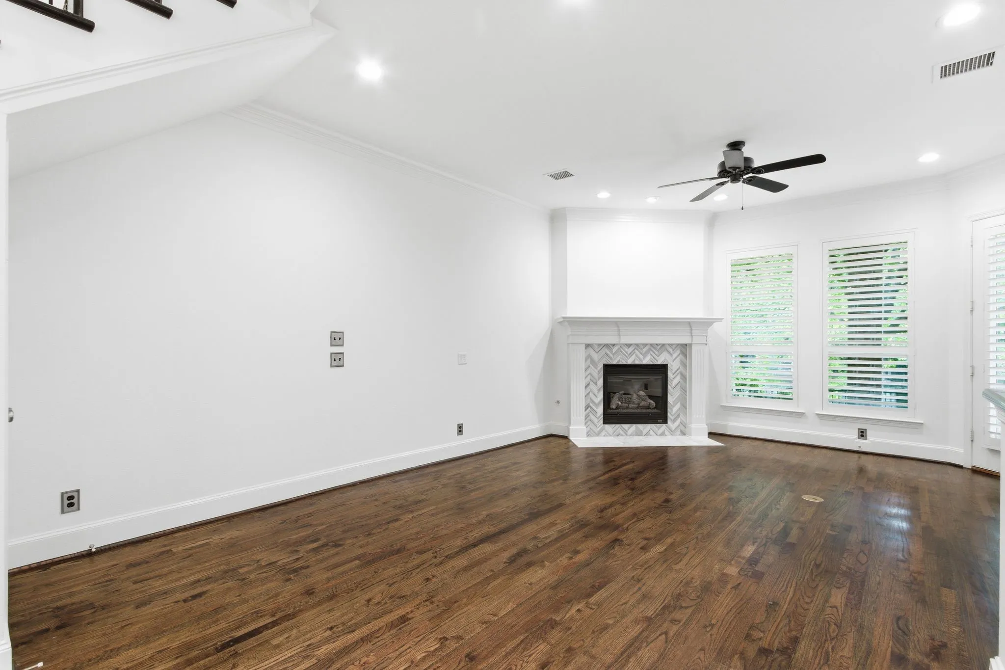 Single Family Residence For Rent in Collin County , 18323 Frankford Lakes Circle, Dallas, Texas 75252, 4 Bedroom, 4 Bathroom, 2 Garage spaces, 3,019 Sqft, built in 2004, mls#21377294, Real Estate Agent in Dallas, Homes For Rent in Collin county, Homes For Rent in Dallas, Realtor in Dallas Texas, Real Estate Brokerage Independent Realty Texas, Luminita Cordes Realtor