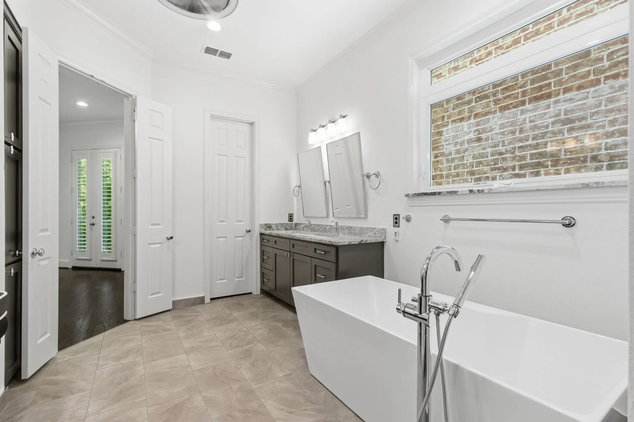 Single Family Residence For Rent in Collin County , 18323 Frankford Lakes Circle, Dallas, Texas 75252, 4 Bedroom, 4 Bathroom, 2 Garage spaces, 3,019 Sqft, built in 2004, mls#21377294, Real Estate Agent in Dallas, Homes For Rent in Collin county, Homes For Rent in Dallas, Realtor in Dallas Texas, Real Estate Brokerage Independent Realty Texas, Luminita Cordes Realtor