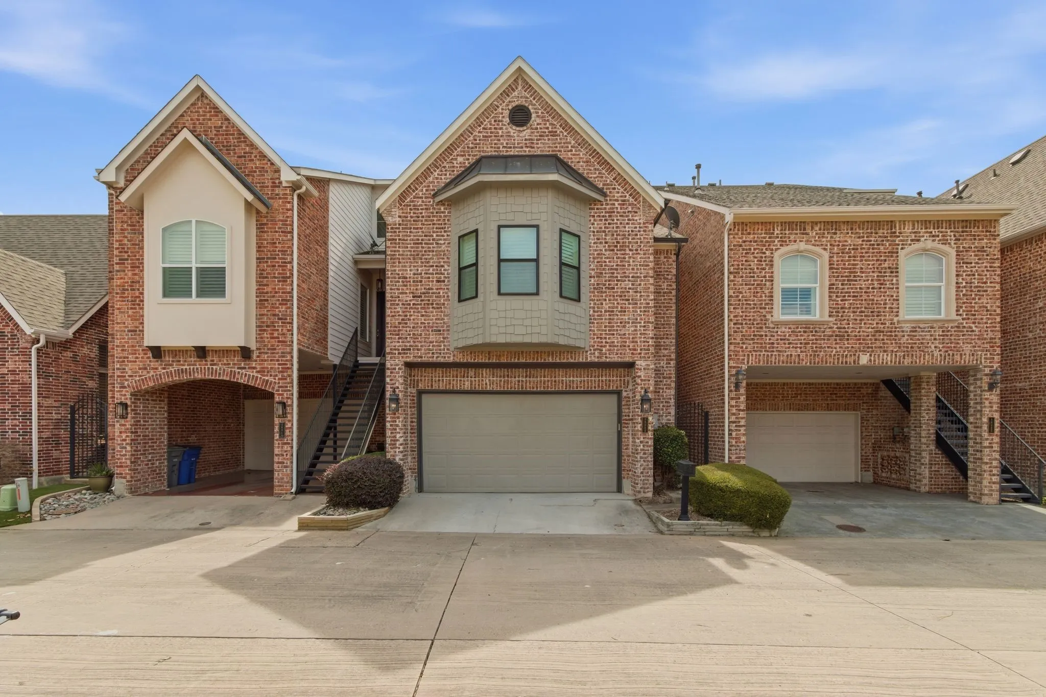 Single Family Residence For Rent in Collin County , 18323 Frankford Lakes Circle, Dallas, Texas 75252, 4 Bedroom, 4 Bathroom, 2 Garage spaces, 3,019 Sqft, built in 2004, mls#21377294, Real Estate Agent in Dallas, Homes For Rent in Collin county, Homes For Rent in Dallas, Realtor in Dallas Texas, Real Estate Brokerage Independent Realty Texas, Luminita Cordes Realtor