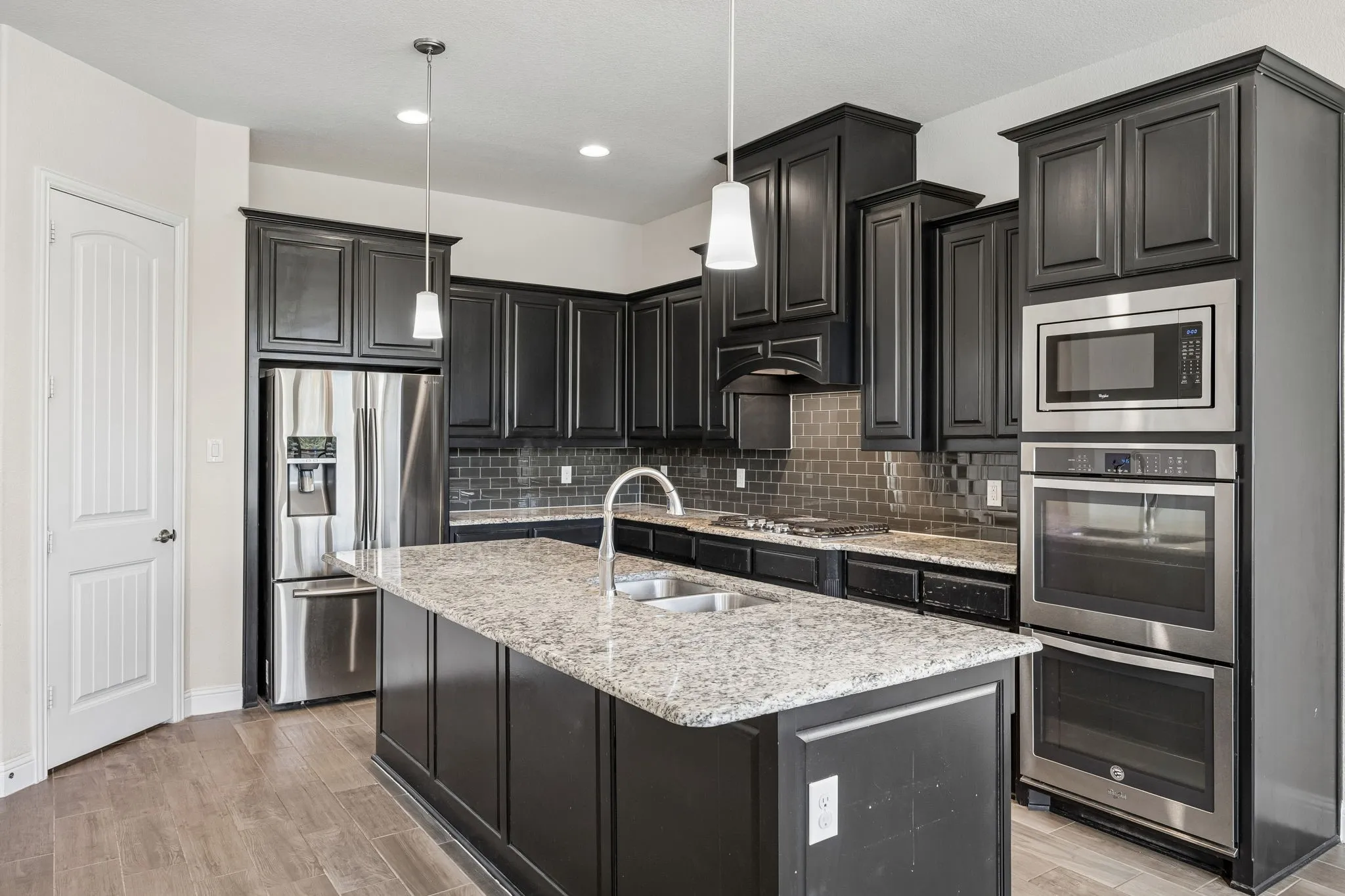 Single Family Residence For Sale in Tarrant County , 609 Morning Glory Lane, Mansfield, Texas 76063, 3 Bedroom, 2 Bathroom, 3 Garage spaces, 2,090 Sqft, built in 2016, mls#21377272, Real Estate Agent in Mansfield, Homes For Sale in Tarrant county, Homes For Sale in Mansfield, Realtor in Mansfield Texas, Real Estate Brokerage Independent Realty Texas, Luminita Cordes Realtor