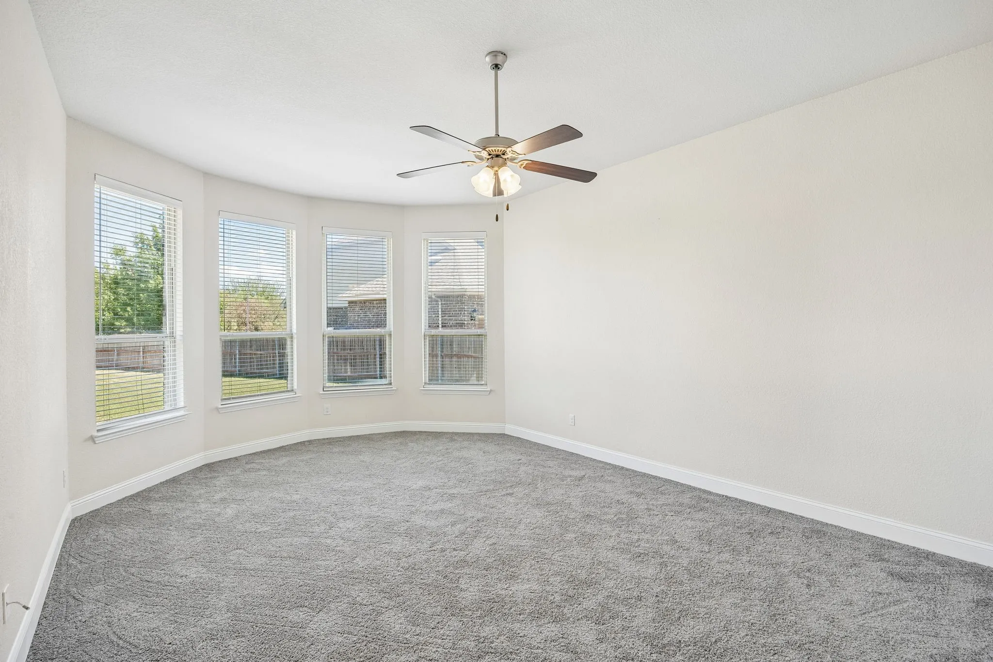 Single Family Residence For Sale in Tarrant County , 609 Morning Glory Lane, Mansfield, Texas 76063, 3 Bedroom, 2 Bathroom, 3 Garage spaces, 2,090 Sqft, built in 2016, mls#21377272, Real Estate Agent in Mansfield, Homes For Sale in Tarrant county, Homes For Sale in Mansfield, Realtor in Mansfield Texas, Real Estate Brokerage Independent Realty Texas, Luminita Cordes Realtor