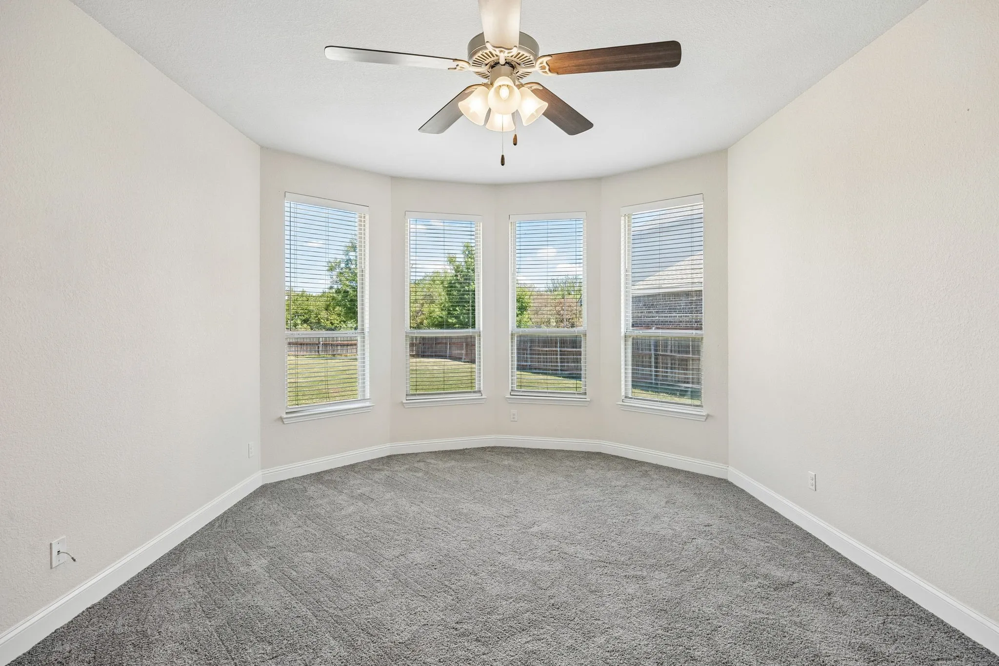 Single Family Residence For Sale in Tarrant County , 609 Morning Glory Lane, Mansfield, Texas 76063, 3 Bedroom, 2 Bathroom, 3 Garage spaces, 2,090 Sqft, built in 2016, mls#21377272, Real Estate Agent in Mansfield, Homes For Sale in Tarrant county, Homes For Sale in Mansfield, Realtor in Mansfield Texas, Real Estate Brokerage Independent Realty Texas, Luminita Cordes Realtor