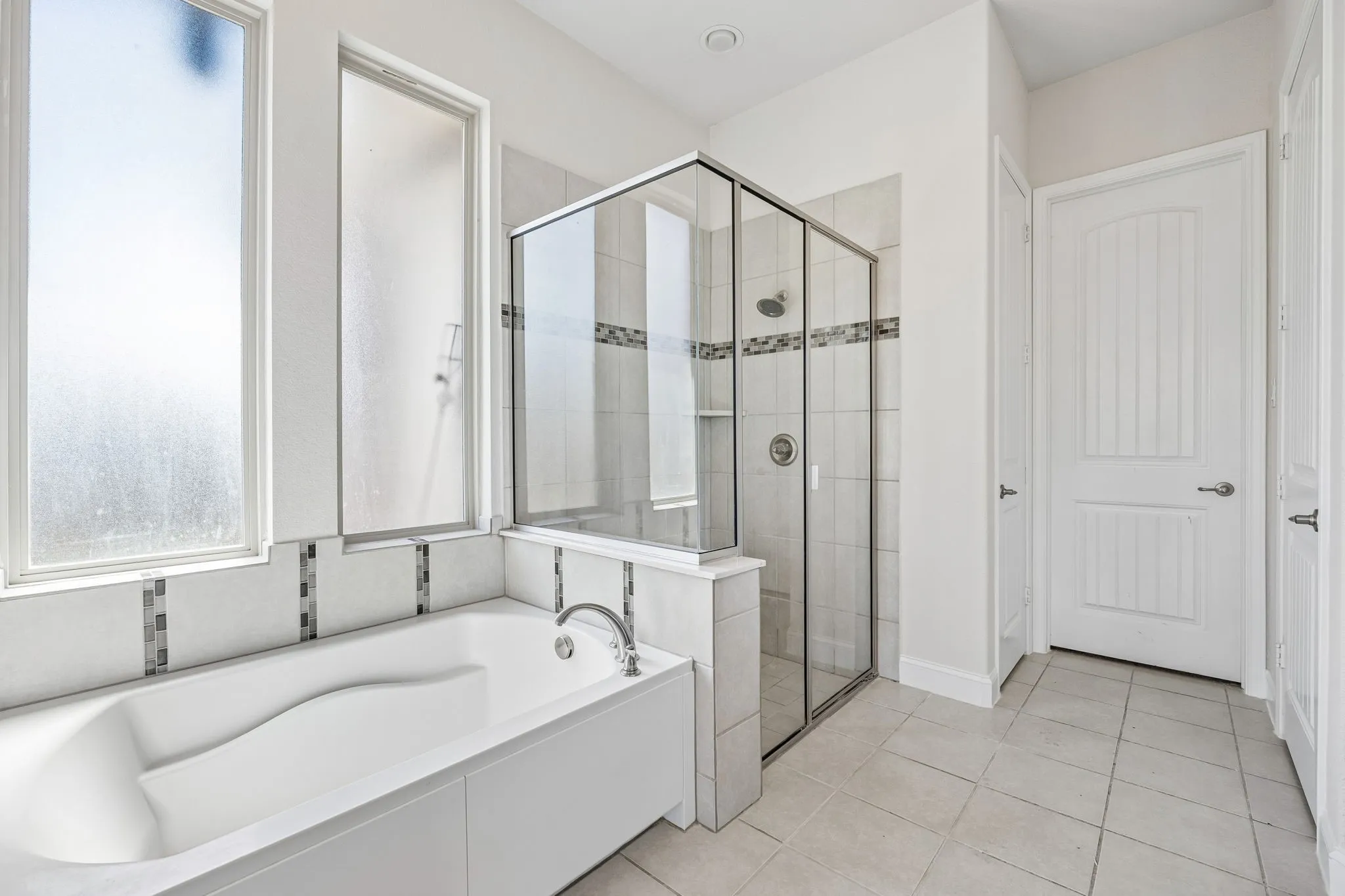 Single Family Residence For Sale in Tarrant County , 609 Morning Glory Lane, Mansfield, Texas 76063, 3 Bedroom, 2 Bathroom, 3 Garage spaces, 2,090 Sqft, built in 2016, mls#21377272, Real Estate Agent in Mansfield, Homes For Sale in Tarrant county, Homes For Sale in Mansfield, Realtor in Mansfield Texas, Real Estate Brokerage Independent Realty Texas, Luminita Cordes Realtor