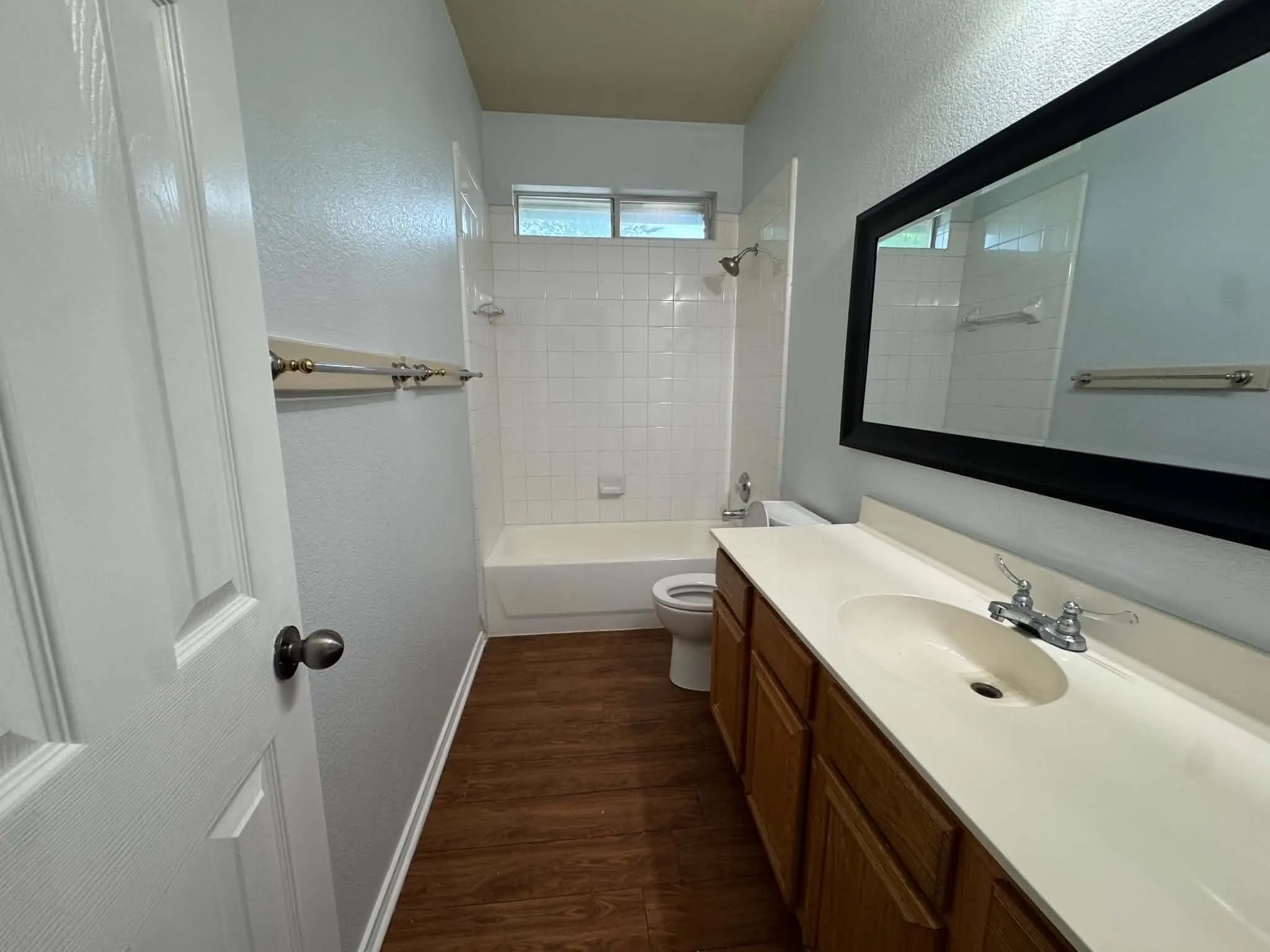 Apartment For Rent in Tarrant County , 813 Betty Court B, Hurst, Texas 76053, 3 Bedroom, 2 Bathroom, Garage spaces, 1,473 Sqft, built in 2003, mls#21377298, Real Estate Agent in Hurst, Homes For Rent in Tarrant county, Homes For Rent in Hurst, Realtor in Hurst Texas, Real Estate Brokerage Independent Realty Texas, Luminita Cordes Realtor