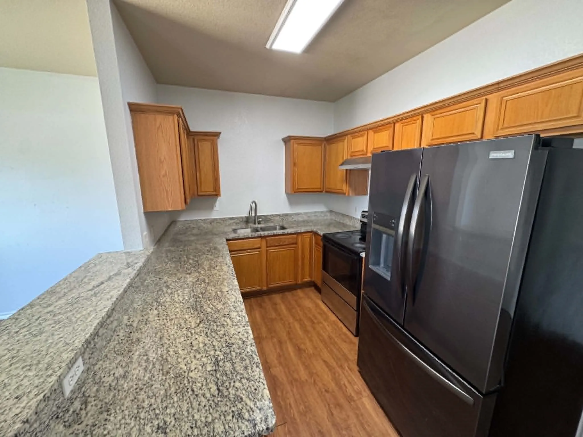 Apartment For Rent in Tarrant County , 813 Betty Court B, Hurst, Texas 76053, 3 Bedroom, 2 Bathroom, Garage spaces, 1,473 Sqft, built in 2003, mls#21377298, Real Estate Agent in Hurst, Homes For Rent in Tarrant county, Homes For Rent in Hurst, Realtor in Hurst Texas, Real Estate Brokerage Independent Realty Texas, Luminita Cordes Realtor