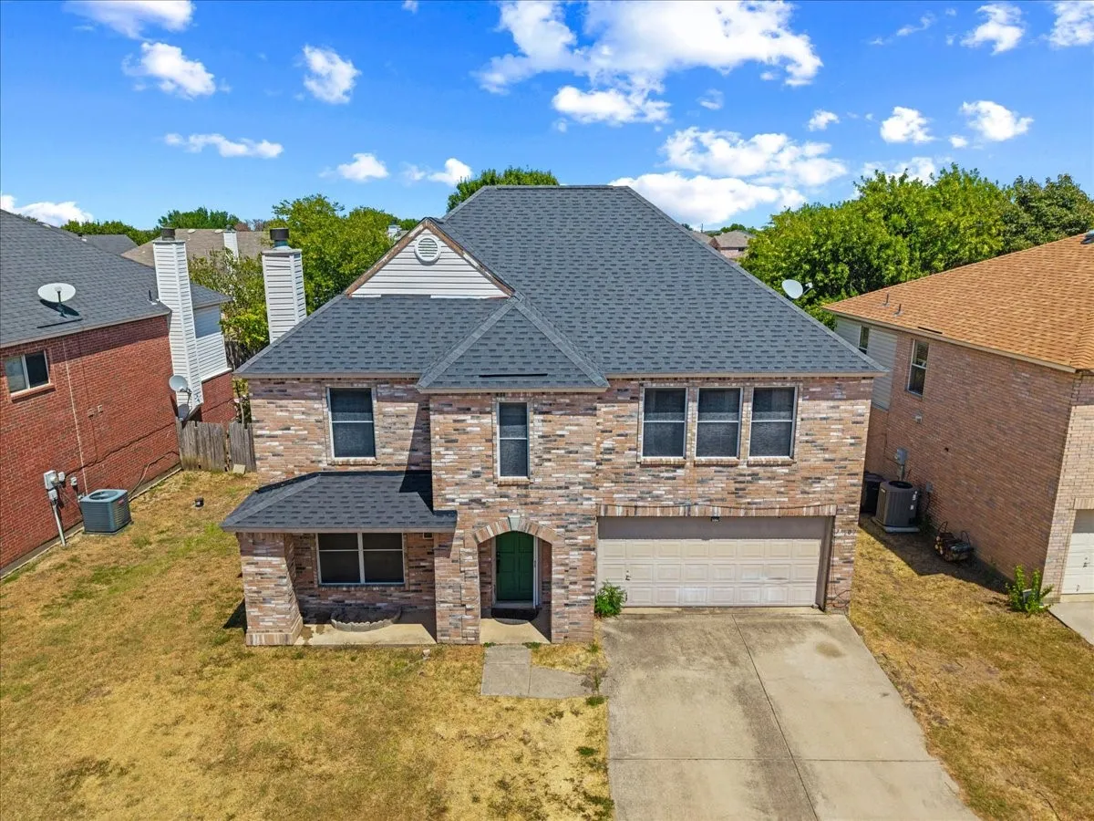 Single Family Residence For Sale in Tarrant County , 7207 Port Phillip Drive, Arlington, Texas 76002, 4 Bedroom, 3 Bathroom, 2 Garage spaces, 2,576 Sqft, built in 1999, mls#21377158, Real Estate Agent in Arlington, Homes For Sale in Tarrant county, Homes For Sale in Arlington, Realtor in Arlington Texas, Real Estate Brokerage Independent Realty Texas, Luminita Cordes Realtor