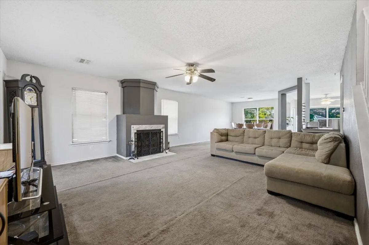 Single Family Residence For Sale in Tarrant County , 7207 Port Phillip Drive, Arlington, Texas 76002, 4 Bedroom, 3 Bathroom, 2 Garage spaces, 2,576 Sqft, built in 1999, mls#21377158, Real Estate Agent in Arlington, Homes For Sale in Tarrant county, Homes For Sale in Arlington, Realtor in Arlington Texas, Real Estate Brokerage Independent Realty Texas, Luminita Cordes Realtor