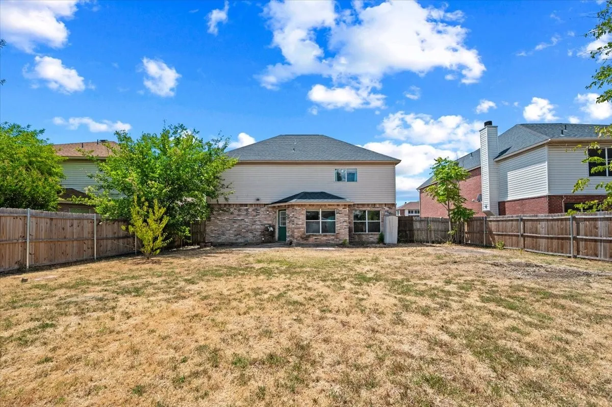 Single Family Residence For Sale in Tarrant County , 7207 Port Phillip Drive, Arlington, Texas 76002, 4 Bedroom, 3 Bathroom, 2 Garage spaces, 2,576 Sqft, built in 1999, mls#21377158, Real Estate Agent in Arlington, Homes For Sale in Tarrant county, Homes For Sale in Arlington, Realtor in Arlington Texas, Real Estate Brokerage Independent Realty Texas, Luminita Cordes Realtor