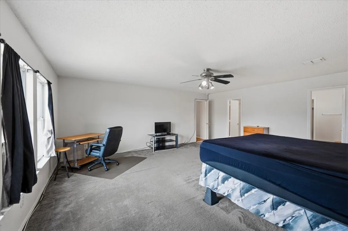 Single Family Residence For Sale in Tarrant County , 7207 Port Phillip Drive, Arlington, Texas 76002, 4 Bedroom, 3 Bathroom, 2 Garage spaces, 2,576 Sqft, built in 1999, mls#21377158, Real Estate Agent in Arlington, Homes For Sale in Tarrant county, Homes For Sale in Arlington, Realtor in Arlington Texas, Real Estate Brokerage Independent Realty Texas, Luminita Cordes Realtor