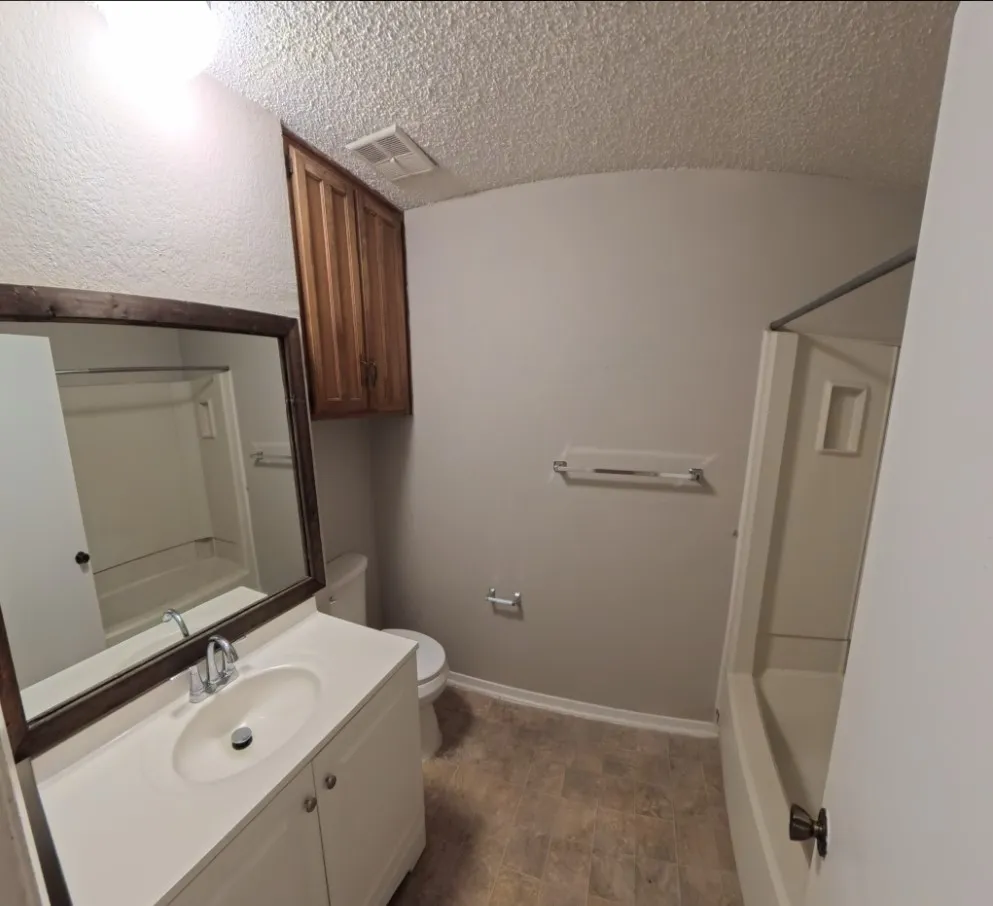 Duplex For Rent in Tarrant County , 7324 Davis Boulevard B, North Richland Hills, Texas 76182, 2 Bedroom, 2 Bathroom, Garage spaces, 2,402 Sqft, built in 1978, mls#21377209, Real Estate Agent in North Richland Hills, Homes For Rent in Tarrant county, Homes For Rent in North Richland Hills, Realtor in North Richland Hills Texas, Real Estate Brokerage Independent Realty Texas, Luminita Cordes Realtor
