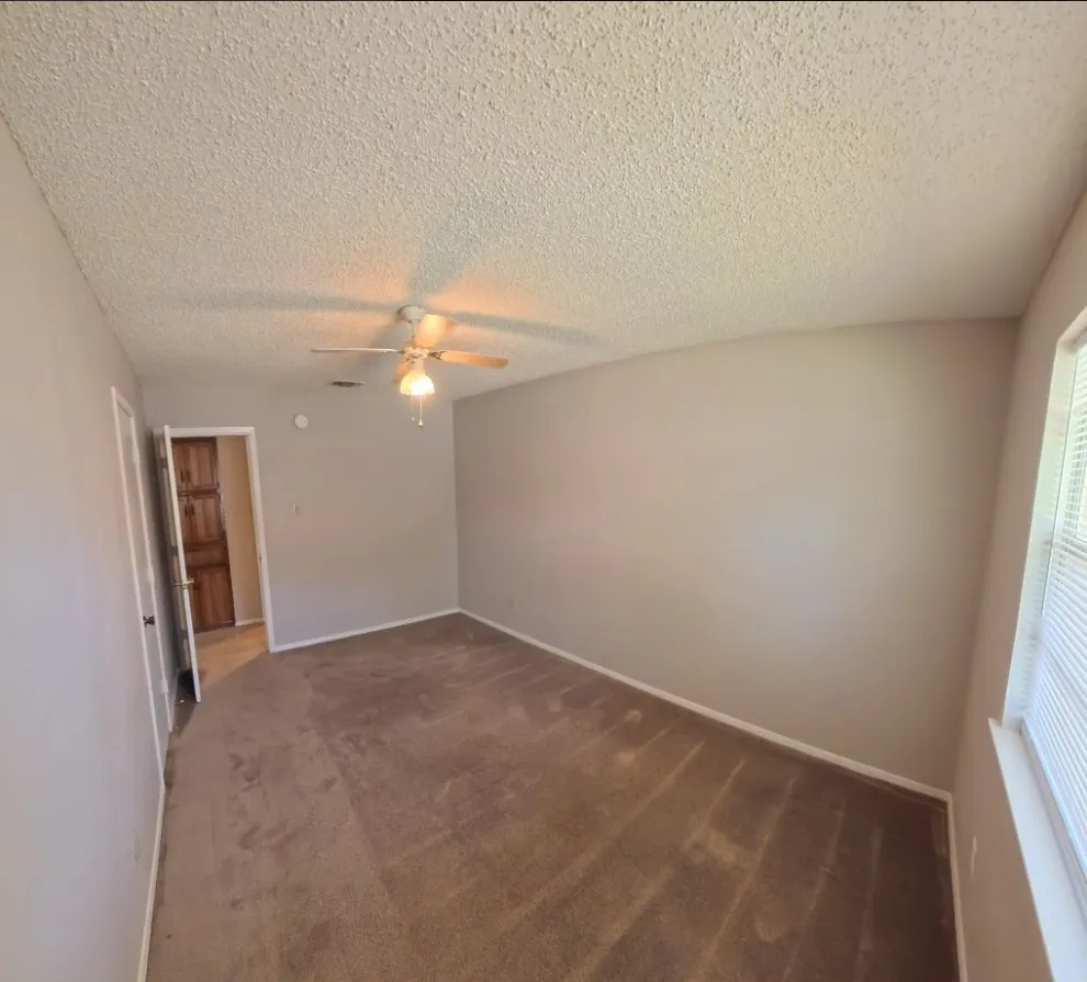 Duplex For Rent in Tarrant County , 7324 Davis Boulevard B, North Richland Hills, Texas 76182, 2 Bedroom, 2 Bathroom, Garage spaces, 2,402 Sqft, built in 1978, mls#21377209, Real Estate Agent in North Richland Hills, Homes For Rent in Tarrant county, Homes For Rent in North Richland Hills, Realtor in North Richland Hills Texas, Real Estate Brokerage Independent Realty Texas, Luminita Cordes Realtor
