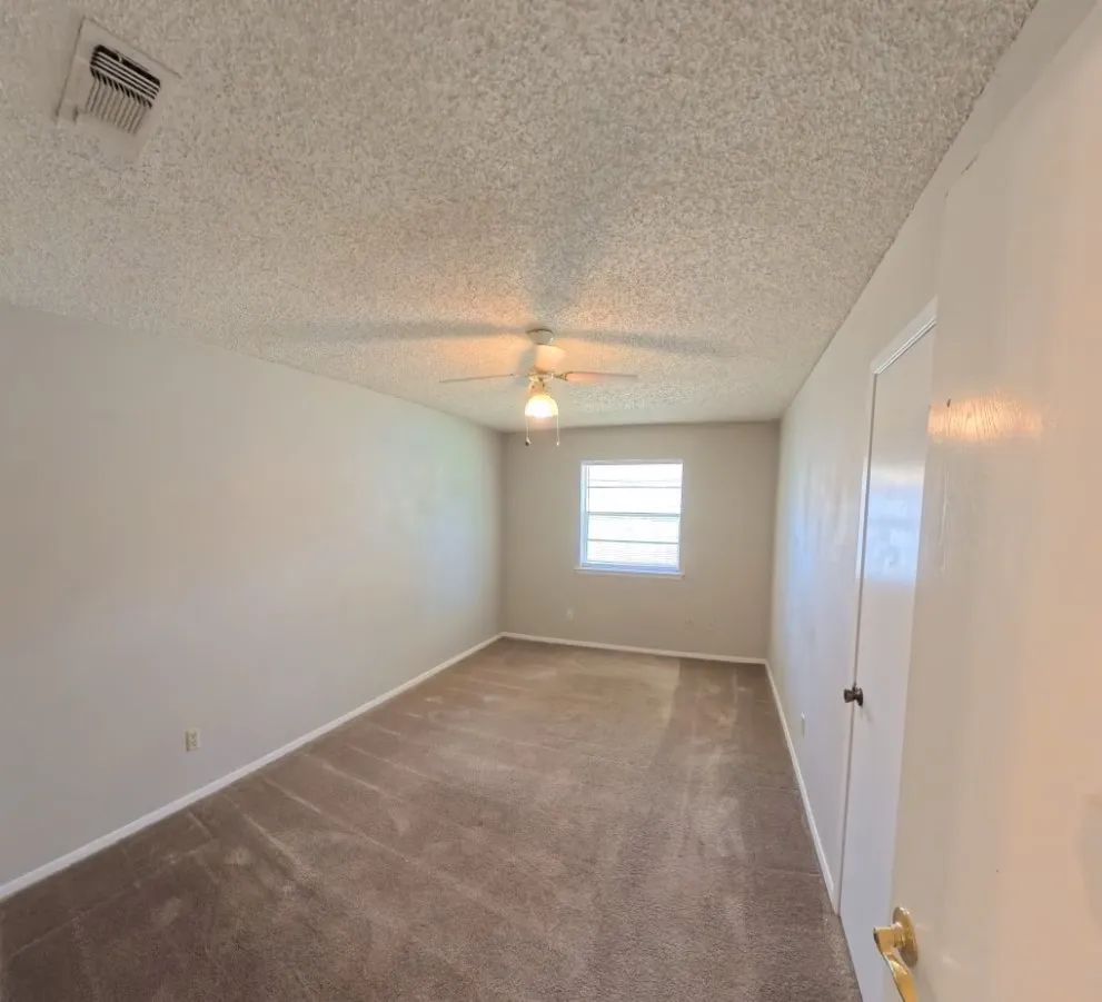 Duplex For Rent in Tarrant County , 7324 Davis Boulevard B, North Richland Hills, Texas 76182, 2 Bedroom, 2 Bathroom, Garage spaces, 2,402 Sqft, built in 1978, mls#21377209, Real Estate Agent in North Richland Hills, Homes For Rent in Tarrant county, Homes For Rent in North Richland Hills, Realtor in North Richland Hills Texas, Real Estate Brokerage Independent Realty Texas, Luminita Cordes Realtor