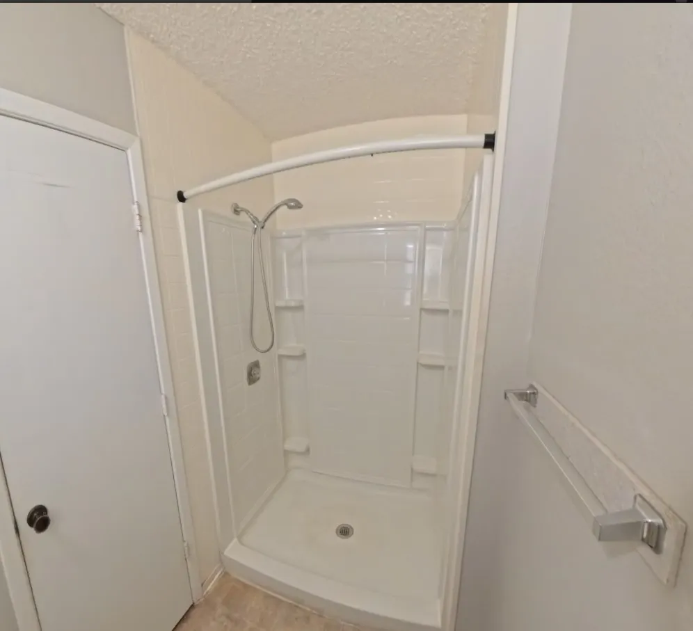 Duplex For Rent in Tarrant County , 7324 Davis Boulevard B, North Richland Hills, Texas 76182, 2 Bedroom, 2 Bathroom, Garage spaces, 2,402 Sqft, built in 1978, mls#21377209, Real Estate Agent in North Richland Hills, Homes For Rent in Tarrant county, Homes For Rent in North Richland Hills, Realtor in North Richland Hills Texas, Real Estate Brokerage Independent Realty Texas, Luminita Cordes Realtor