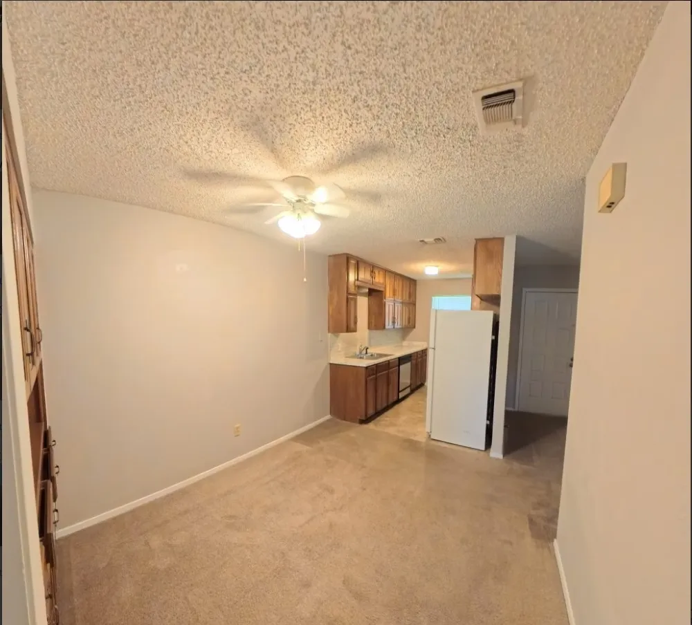 Duplex For Rent in Tarrant County , 7324 Davis Boulevard B, North Richland Hills, Texas 76182, 2 Bedroom, 2 Bathroom, Garage spaces, 2,402 Sqft, built in 1978, mls#21377209, Real Estate Agent in North Richland Hills, Homes For Rent in Tarrant county, Homes For Rent in North Richland Hills, Realtor in North Richland Hills Texas, Real Estate Brokerage Independent Realty Texas, Luminita Cordes Realtor