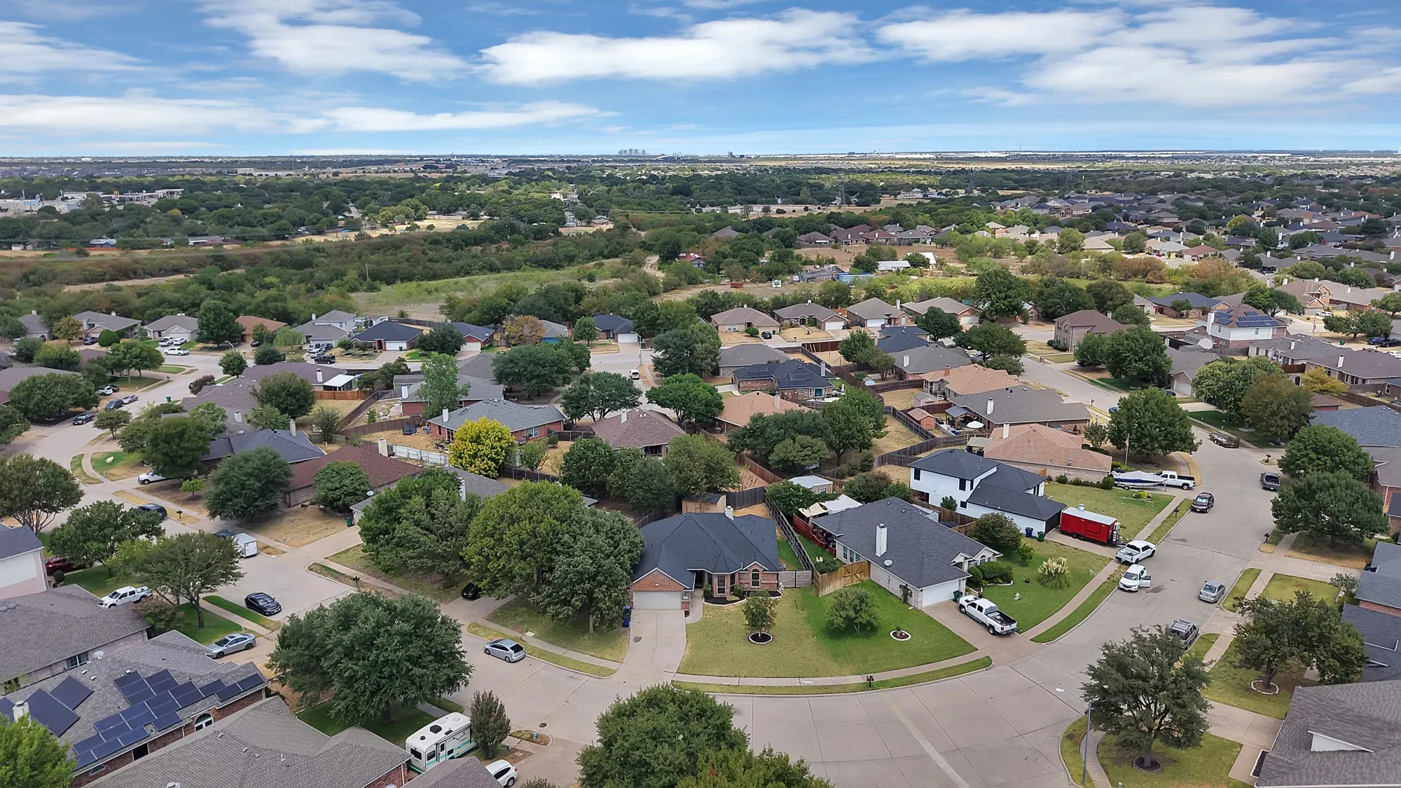 Single Family Residence For Sale in Tarrant County , 137 Hirth Drive, Crowley, Texas 76036, 3 Bedroom, 2 Bathroom, 2 Garage spaces, 1,792 Sqft, built in 2003, mls#21371219, Real Estate Agent in Crowley, Homes For Sale in Tarrant county, Homes For Sale in Crowley, Realtor in Crowley Texas, Real Estate Brokerage Independent Realty Texas, Luminita Cordes Realtor