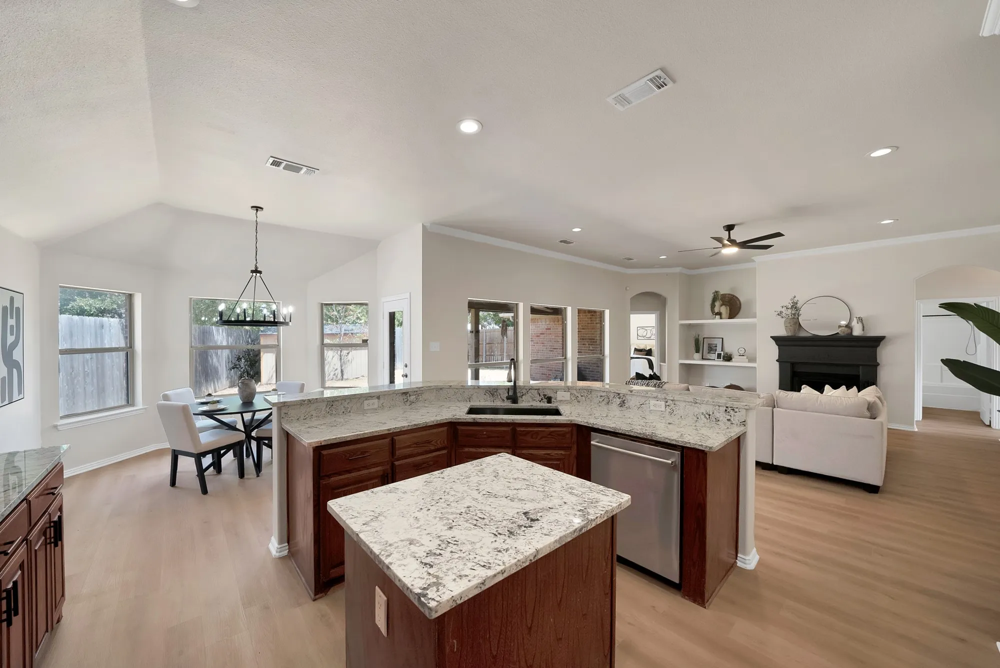 Single Family Residence For Sale in Tarrant County , 137 Hirth Drive, Crowley, Texas 76036, 3 Bedroom, 2 Bathroom, 2 Garage spaces, 1,792 Sqft, built in 2003, mls#21371219, Real Estate Agent in Crowley, Homes For Sale in Tarrant county, Homes For Sale in Crowley, Realtor in Crowley Texas, Real Estate Brokerage Independent Realty Texas, Luminita Cordes Realtor