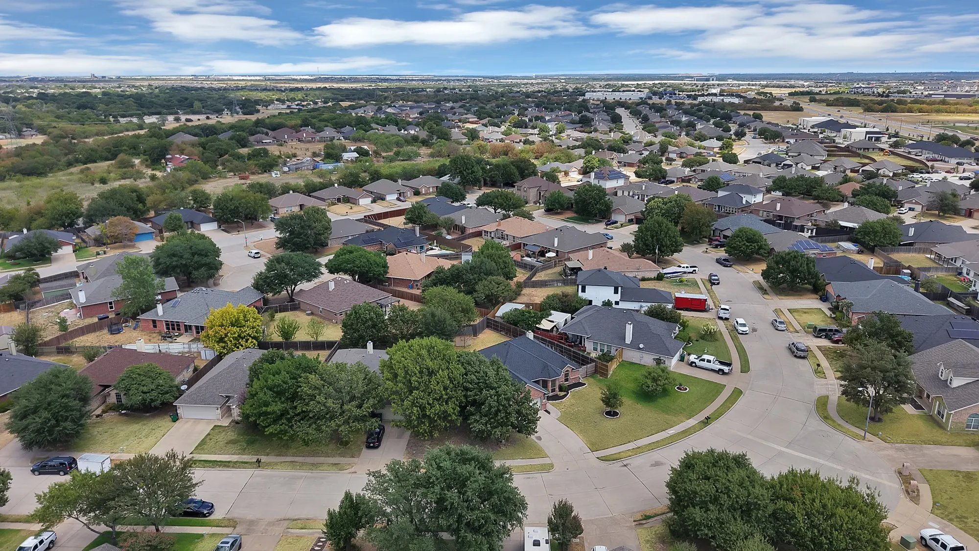Single Family Residence For Sale in Tarrant County , 137 Hirth Drive, Crowley, Texas 76036, 3 Bedroom, 2 Bathroom, 2 Garage spaces, 1,792 Sqft, built in 2003, mls#21371219, Real Estate Agent in Crowley, Homes For Sale in Tarrant county, Homes For Sale in Crowley, Realtor in Crowley Texas, Real Estate Brokerage Independent Realty Texas, Luminita Cordes Realtor
