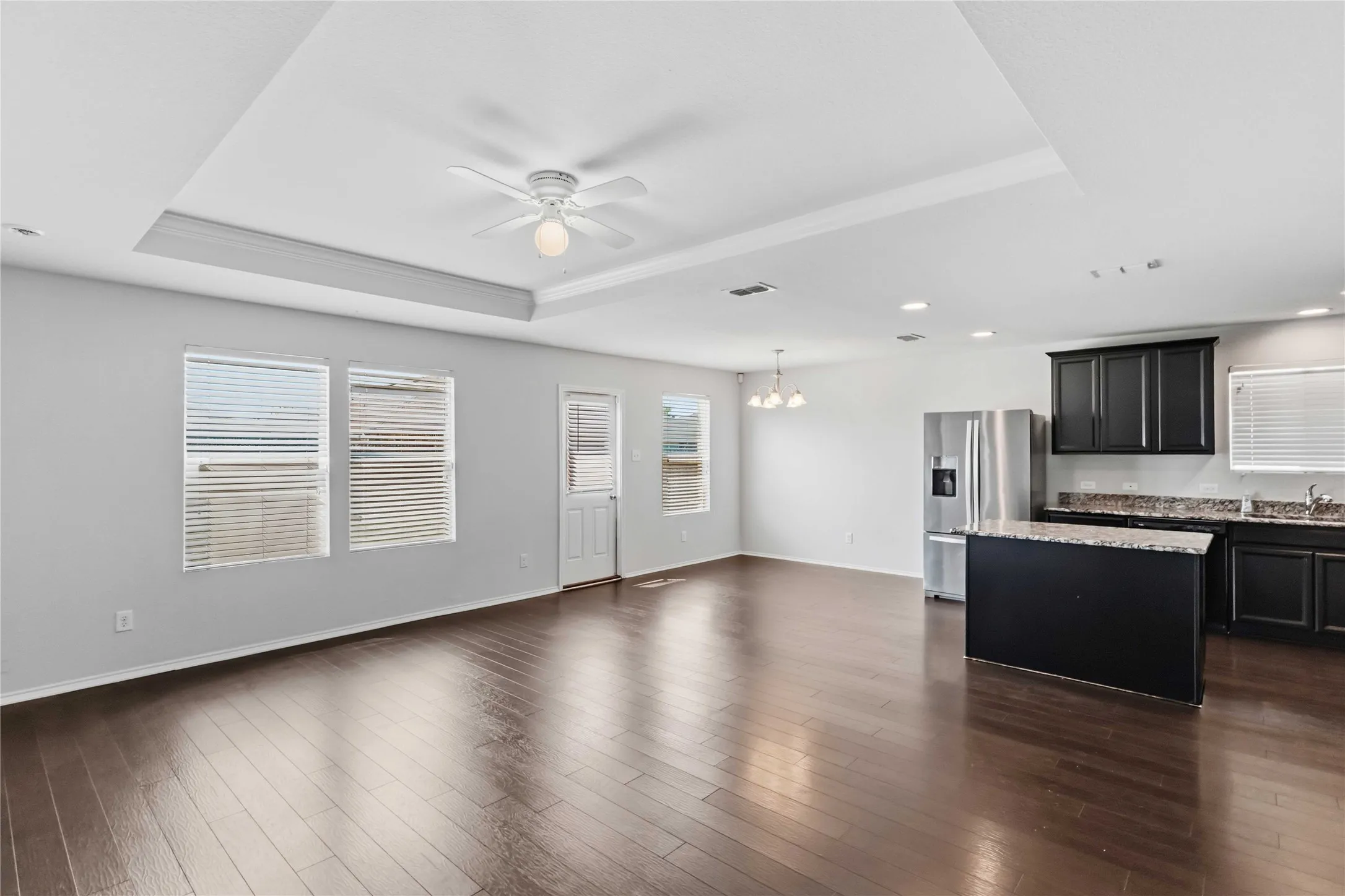 Single Family Residence For Rent in Denton County , 3100 Layla Creek Drive, Little Elm, Texas 75068, 3 Bedroom, 2 Bathroom, 2 Garage spaces, 1,427 Sqft, built in 2017, mls#21377301, Real Estate Agent in Little Elm, Homes For Rent in Denton county, Homes For Rent in Little Elm, Realtor in Little Elm Texas, Real Estate Brokerage Independent Realty Texas, Luminita Cordes Realtor
