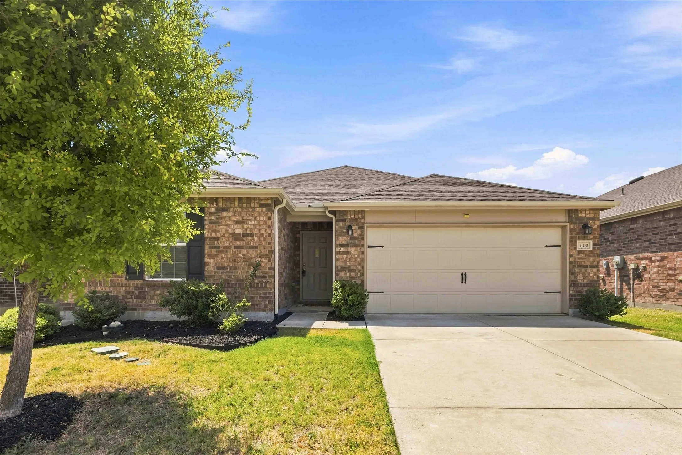 Single Family Residence For Rent in Denton County , 3100 Layla Creek Drive, Little Elm, Texas 75068, 3 Bedroom, 2 Bathroom, 2 Garage spaces, 1,427 Sqft, built in 2017, mls#21377301, Real Estate Agent in Little Elm, Homes For Rent in Denton county, Homes For Rent in Little Elm, Realtor in Little Elm Texas, Real Estate Brokerage Independent Realty Texas, Luminita Cordes Realtor