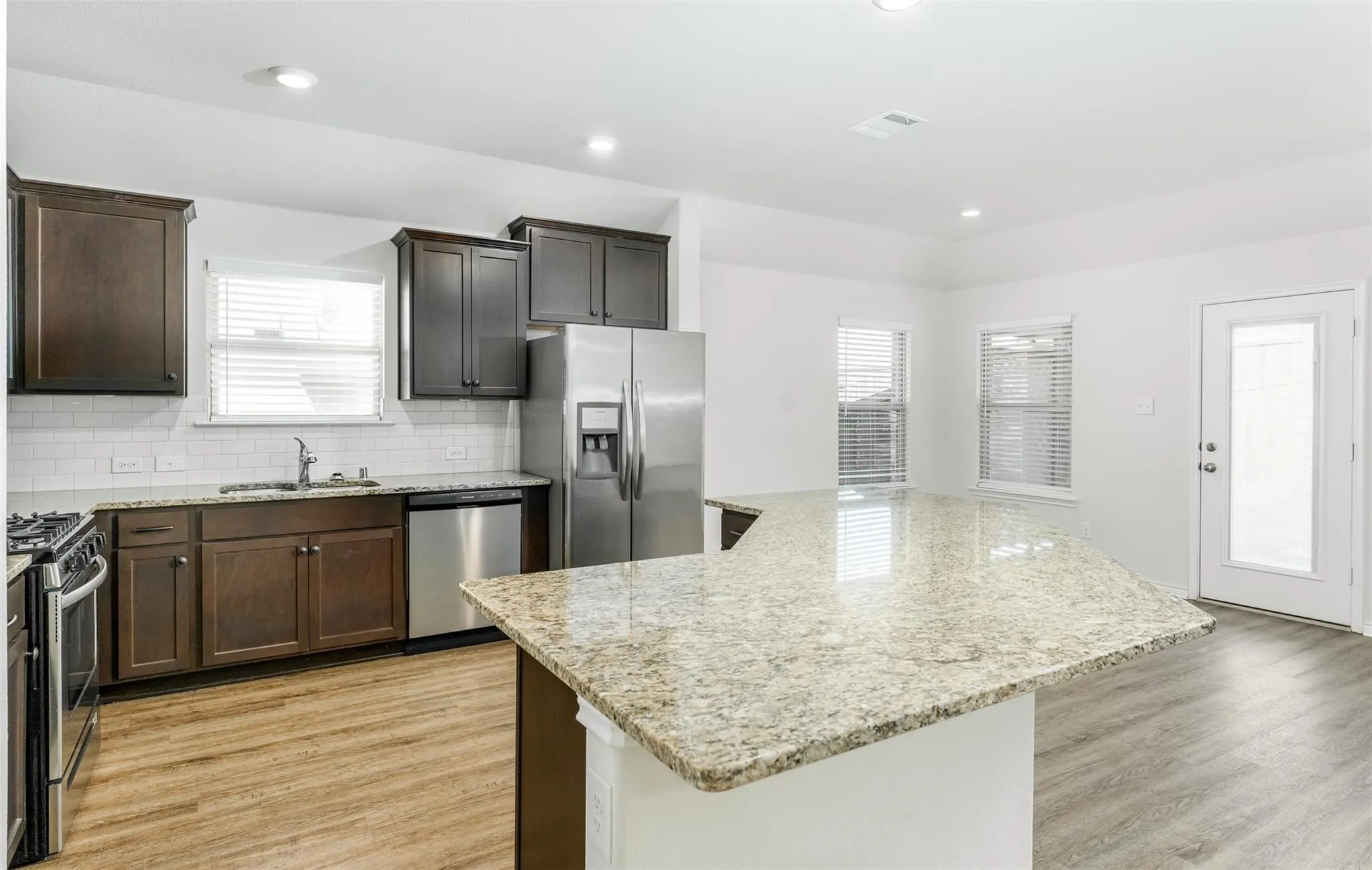 Single Family Residence For Rent in Collin County , 716 Bluebird Way, Celina, Texas 75009, 3 Bedroom, 2 Bathroom, 2 Garage spaces, 2,069 Sqft, built in 2018, mls#21377283, Real Estate Agent in Celina, Homes For Rent in Collin county, Homes For Rent in Celina, Realtor in Celina Texas, Real Estate Brokerage Independent Realty Texas, Luminita Cordes Realtor