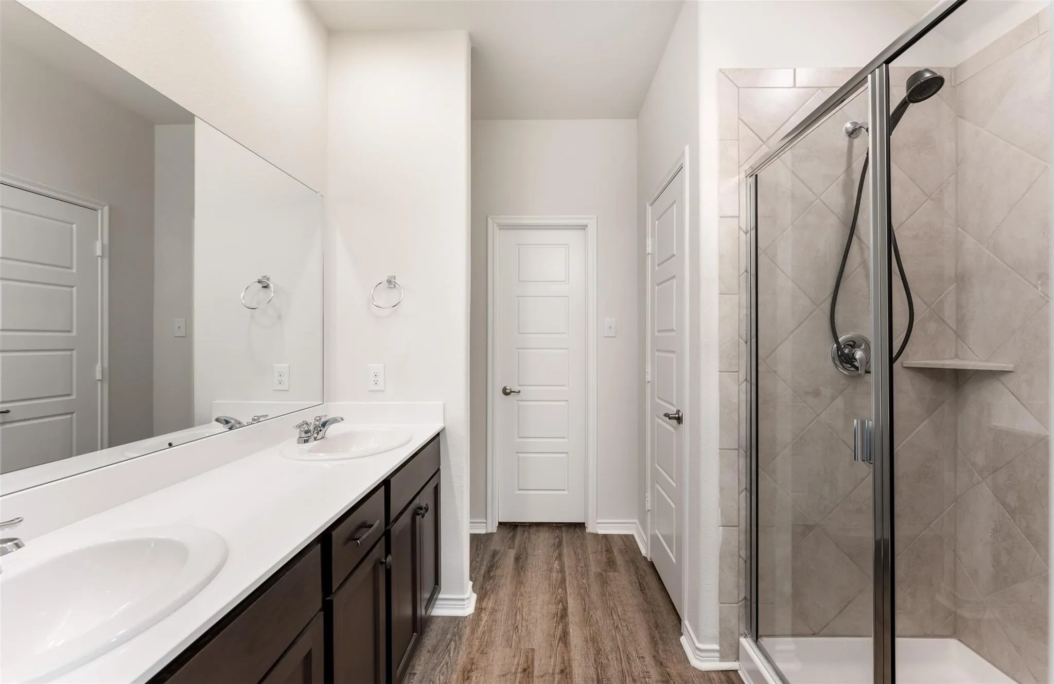 Single Family Residence For Rent in Collin County , 716 Bluebird Way, Celina, Texas 75009, 3 Bedroom, 2 Bathroom, 2 Garage spaces, 2,069 Sqft, built in 2018, mls#21377283, Real Estate Agent in Celina, Homes For Rent in Collin county, Homes For Rent in Celina, Realtor in Celina Texas, Real Estate Brokerage Independent Realty Texas, Luminita Cordes Realtor