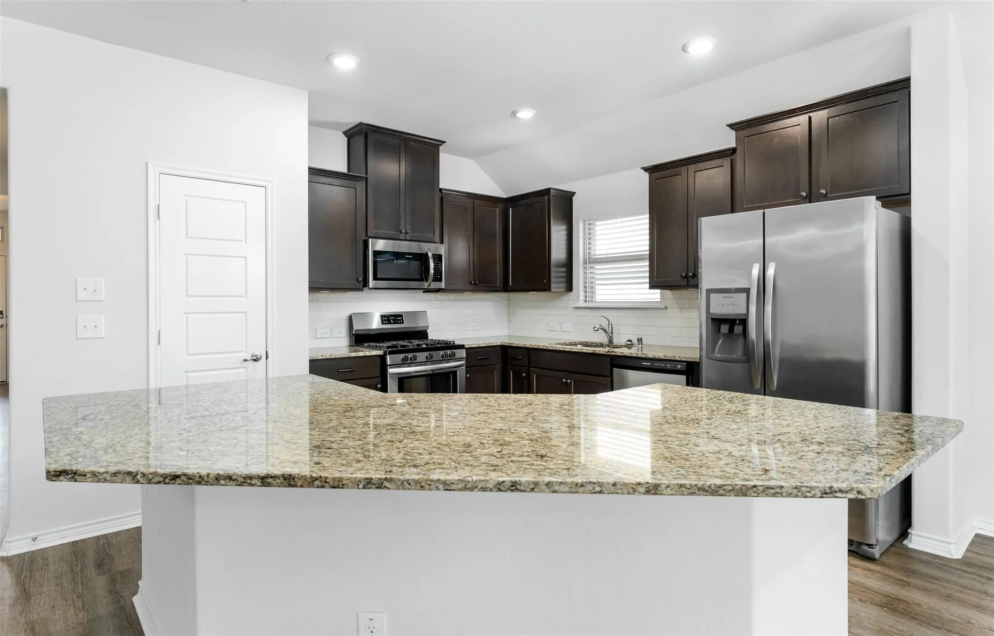Single Family Residence For Rent in Collin County , 716 Bluebird Way, Celina, Texas 75009, 3 Bedroom, 2 Bathroom, 2 Garage spaces, 2,069 Sqft, built in 2018, mls#21377283, Real Estate Agent in Celina, Homes For Rent in Collin county, Homes For Rent in Celina, Realtor in Celina Texas, Real Estate Brokerage Independent Realty Texas, Luminita Cordes Realtor