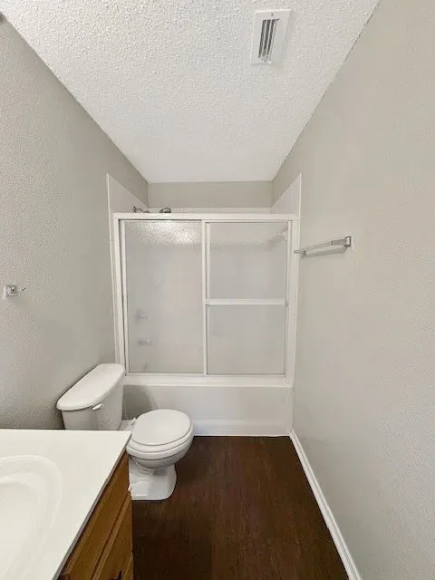 Single Family Residence For Rent in Tarrant County , 10065 Chapel Oak Trail, Fort Worth, Texas 76116, 3 Bedroom, 3 Bathroom, 2 Garage spaces, 1,998 Sqft, built in 2000, mls#21377304, Real Estate Agent in Fort Worth, Homes For Rent in Tarrant county, Homes For Rent in Fort Worth, Realtor in Fort Worth Texas, Real Estate Brokerage Independent Realty Texas, Luminita Cordes Realtor