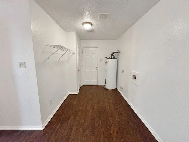 Single Family Residence For Rent in Tarrant County , 10065 Chapel Oak Trail, Fort Worth, Texas 76116, 3 Bedroom, 3 Bathroom, 2 Garage spaces, 1,998 Sqft, built in 2000, mls#21377304, Real Estate Agent in Fort Worth, Homes For Rent in Tarrant county, Homes For Rent in Fort Worth, Realtor in Fort Worth Texas, Real Estate Brokerage Independent Realty Texas, Luminita Cordes Realtor