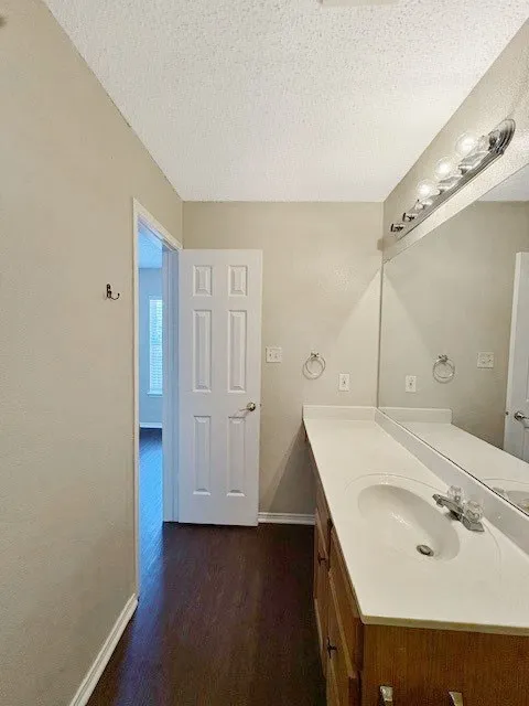 Single Family Residence For Rent in Tarrant County , 10065 Chapel Oak Trail, Fort Worth, Texas 76116, 3 Bedroom, 3 Bathroom, 2 Garage spaces, 1,998 Sqft, built in 2000, mls#21377304, Real Estate Agent in Fort Worth, Homes For Rent in Tarrant county, Homes For Rent in Fort Worth, Realtor in Fort Worth Texas, Real Estate Brokerage Independent Realty Texas, Luminita Cordes Realtor