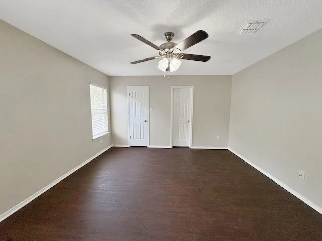 Single Family Residence For Rent in Tarrant County , 10065 Chapel Oak Trail, Fort Worth, Texas 76116, 3 Bedroom, 3 Bathroom, 2 Garage spaces, 1,998 Sqft, built in 2000, mls#21377304, Real Estate Agent in Fort Worth, Homes For Rent in Tarrant county, Homes For Rent in Fort Worth, Realtor in Fort Worth Texas, Real Estate Brokerage Independent Realty Texas, Luminita Cordes Realtor