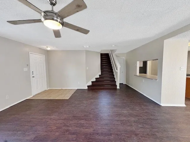 Single Family Residence For Rent in Tarrant County , 10065 Chapel Oak Trail, Fort Worth, Texas 76116, 3 Bedroom, 3 Bathroom, 2 Garage spaces, 1,998 Sqft, built in 2000, mls#21377304, Real Estate Agent in Fort Worth, Homes For Rent in Tarrant county, Homes For Rent in Fort Worth, Realtor in Fort Worth Texas, Real Estate Brokerage Independent Realty Texas, Luminita Cordes Realtor