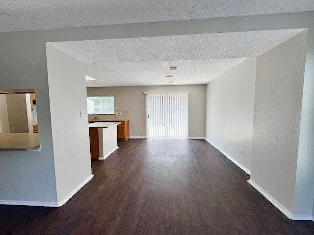 Single Family Residence For Rent in Tarrant County , 10065 Chapel Oak Trail, Fort Worth, Texas 76116, 3 Bedroom, 3 Bathroom, 2 Garage spaces, 1,998 Sqft, built in 2000, mls#21377304, Real Estate Agent in Fort Worth, Homes For Rent in Tarrant county, Homes For Rent in Fort Worth, Realtor in Fort Worth Texas, Real Estate Brokerage Independent Realty Texas, Luminita Cordes Realtor