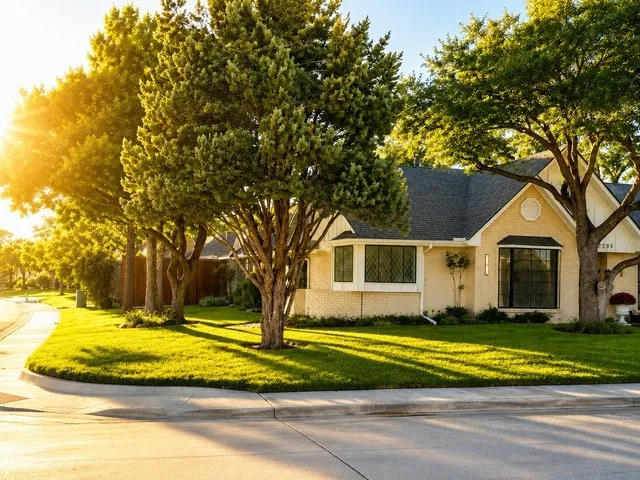Single Family Residence For Sale in Dallas County , 7205 La Manga Drive, Dallas, Texas 75248, 4 Bedroom, 3 Bathroom, 2 Garage spaces, 2,701 Sqft, built in 1972, mls#21369014, Real Estate Agent in Dallas, Homes For Sale in Dallas county, Homes For Sale in Dallas, Realtor in Dallas Texas, Real Estate Brokerage Independent Realty Texas, Luminita Cordes Realtor
