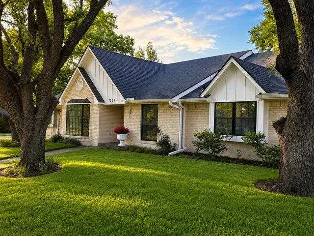 Single Family Residence For Sale in Dallas County , 7205 La Manga Drive, Dallas, Texas 75248, 4 Bedroom, 3 Bathroom, 2 Garage spaces, 2,701 Sqft, built in 1972, mls#21369014, Real Estate Agent in Dallas, Homes For Sale in Dallas county, Homes For Sale in Dallas, Realtor in Dallas Texas, Real Estate Brokerage Independent Realty Texas, Luminita Cordes Realtor
