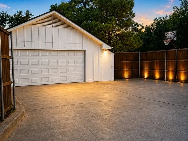 Single Family Residence For Sale in Dallas County , 7205 La Manga Drive, Dallas, Texas 75248, 4 Bedroom, 3 Bathroom, 2 Garage spaces, 2,701 Sqft, built in 1972, mls#21369014, Real Estate Agent in Dallas, Homes For Sale in Dallas county, Homes For Sale in Dallas, Realtor in Dallas Texas, Real Estate Brokerage Independent Realty Texas, Luminita Cordes Realtor