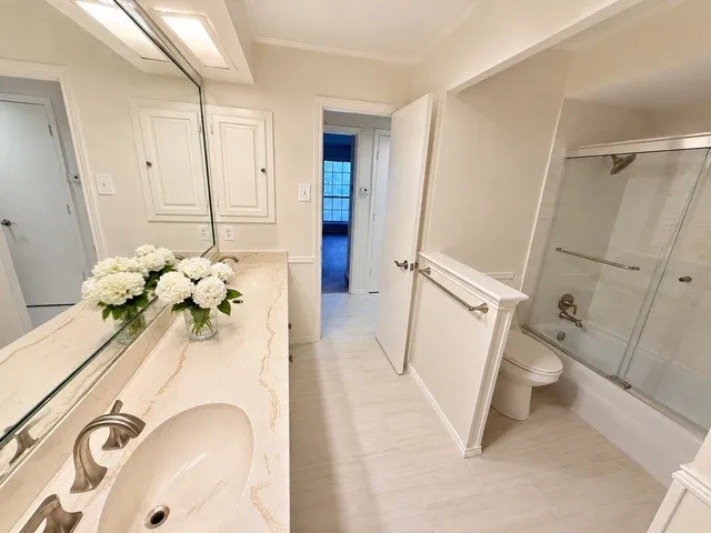Single Family Residence For Sale in Dallas County , 7205 La Manga Drive, Dallas, Texas 75248, 4 Bedroom, 3 Bathroom, 2 Garage spaces, 2,701 Sqft, built in 1972, mls#21369014, Real Estate Agent in Dallas, Homes For Sale in Dallas county, Homes For Sale in Dallas, Realtor in Dallas Texas, Real Estate Brokerage Independent Realty Texas, Luminita Cordes Realtor