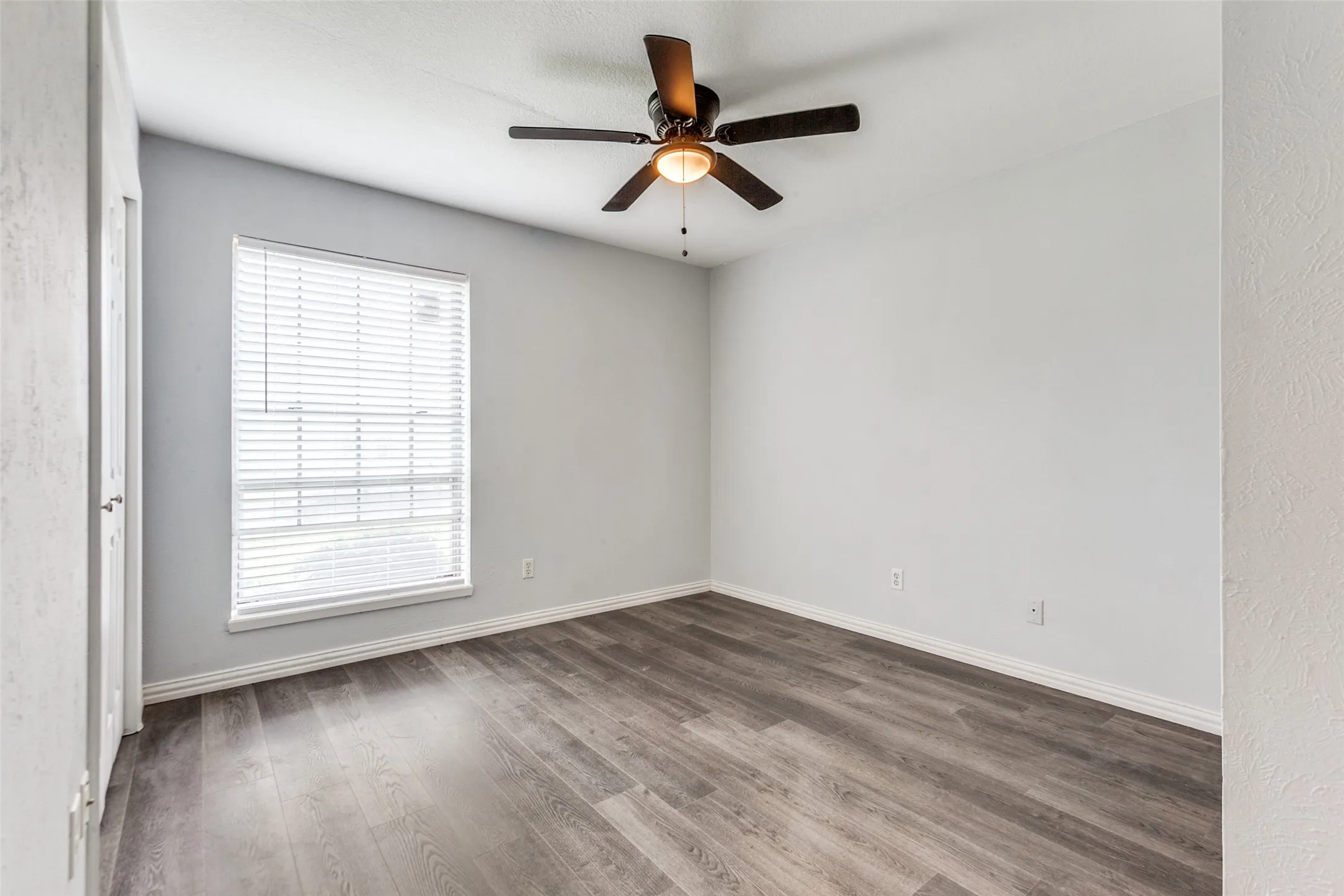 Single Family Residence For Rent in Dallas County , 2130 Richwood Drive, Garland, Texas 75044, 3 Bedroom, 2 Bathroom, 2 Garage spaces, 1,614 Sqft, built in 1972, mls#21377299, Real Estate Agent in Garland, Homes For Rent in Dallas county, Homes For Rent in Garland, Realtor in Garland Texas, Real Estate Brokerage Independent Realty Texas, Luminita Cordes Realtor