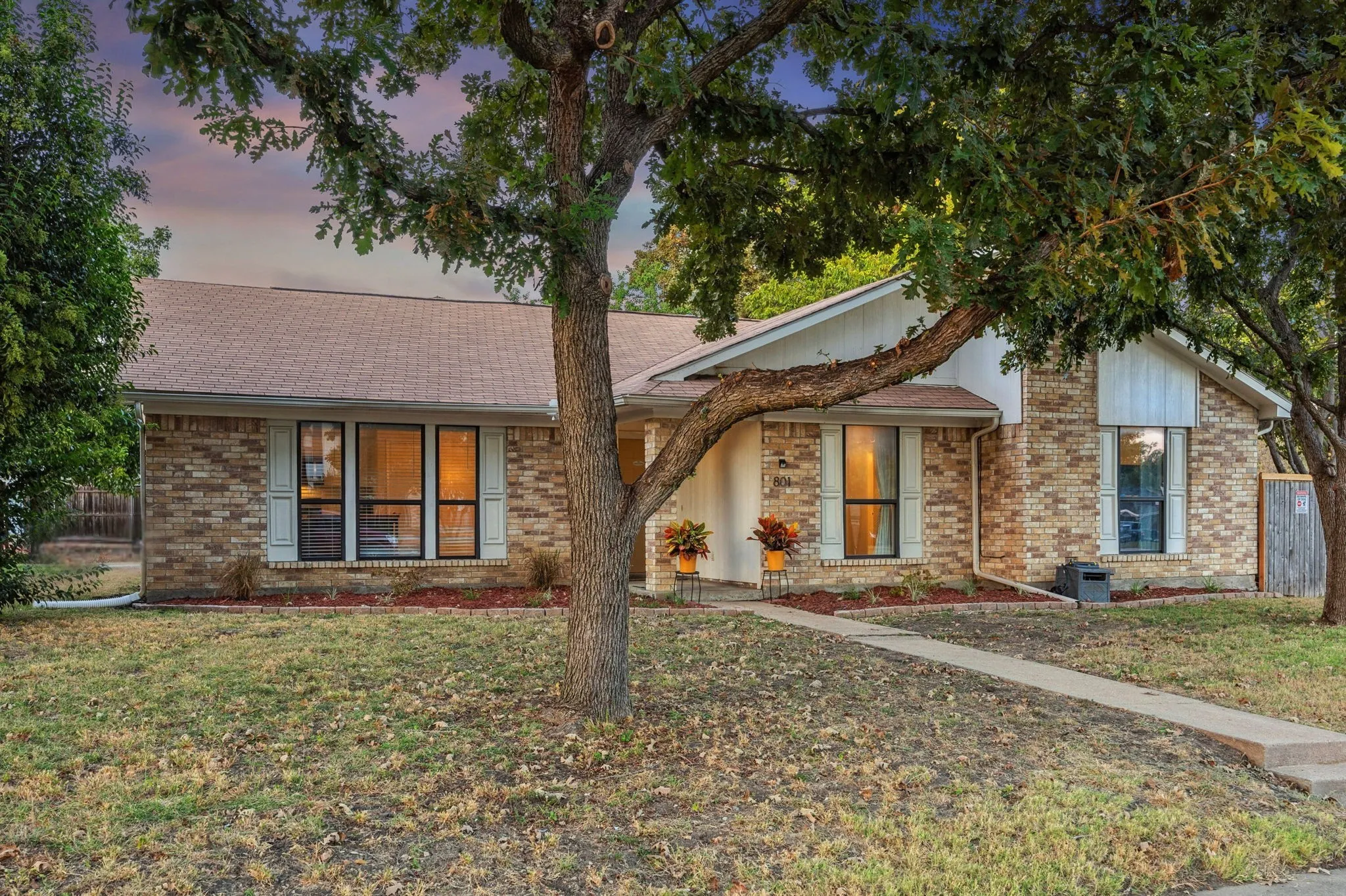 Single Family Residence For Sale in Collin County , 801 Whitehall Drive, Plano, Texas 75023, 3 Bedroom, 2 Bathroom, 2 Garage spaces, 1,452 Sqft, built in 1981, mls#21377026, Real Estate Agent in Plano, Homes For Sale in Collin county, Homes For Sale in Plano, Realtor in Plano Texas, Real Estate Brokerage Independent Realty Texas, Luminita Cordes Realtor
