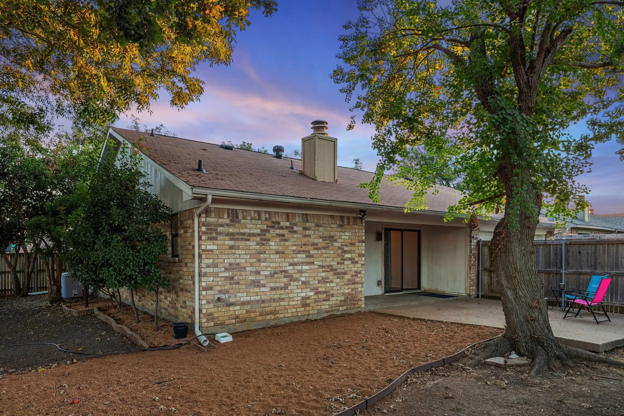 Single Family Residence For Sale in Collin County , 801 Whitehall Drive, Plano, Texas 75023, 3 Bedroom, 2 Bathroom, 2 Garage spaces, 1,452 Sqft, built in 1981, mls#21377026, Real Estate Agent in Plano, Homes For Sale in Collin county, Homes For Sale in Plano, Realtor in Plano Texas, Real Estate Brokerage Independent Realty Texas, Luminita Cordes Realtor
