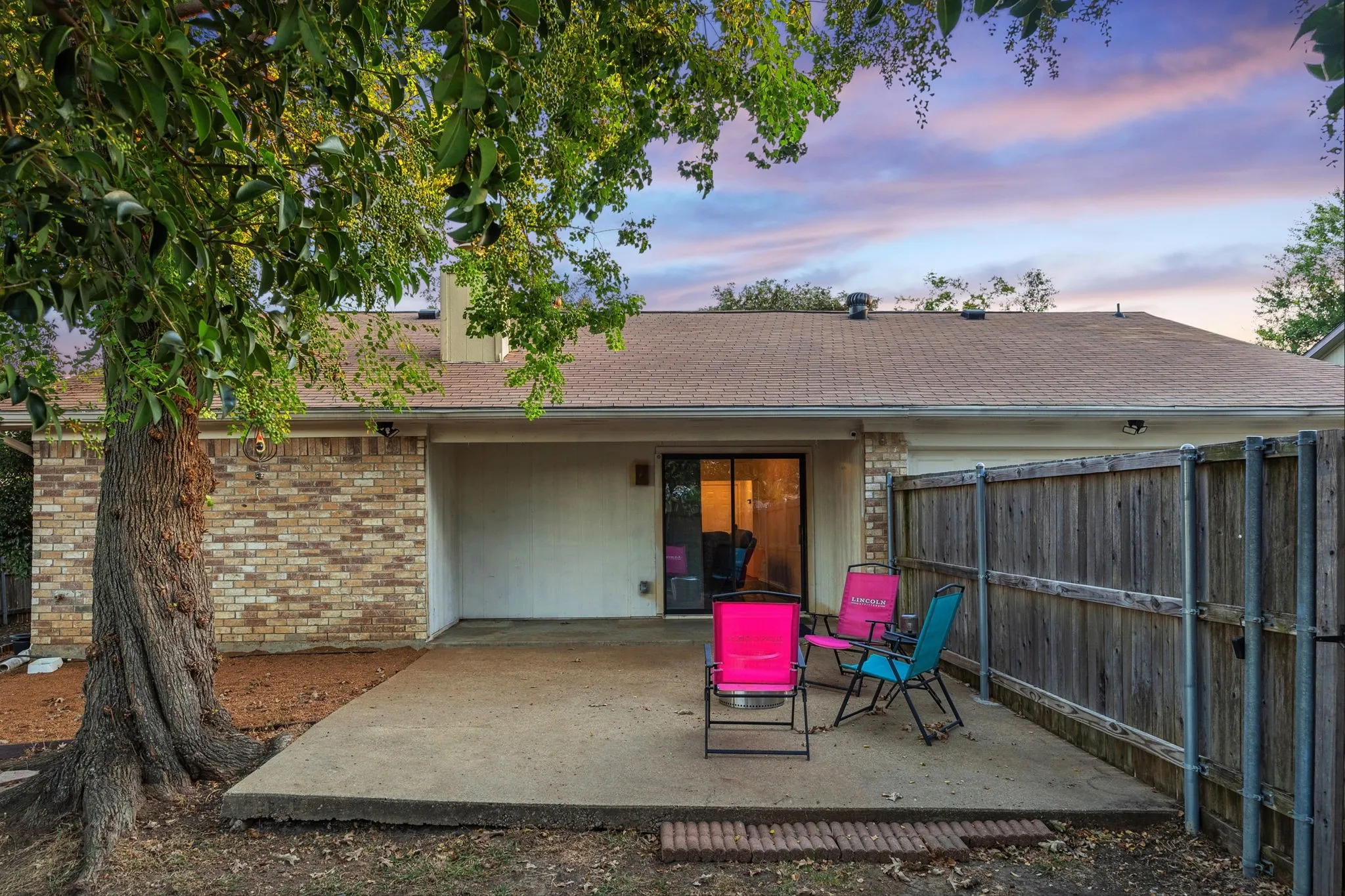 Single Family Residence For Sale in Collin County , 801 Whitehall Drive, Plano, Texas 75023, 3 Bedroom, 2 Bathroom, 2 Garage spaces, 1,452 Sqft, built in 1981, mls#21377026, Real Estate Agent in Plano, Homes For Sale in Collin county, Homes For Sale in Plano, Realtor in Plano Texas, Real Estate Brokerage Independent Realty Texas, Luminita Cordes Realtor